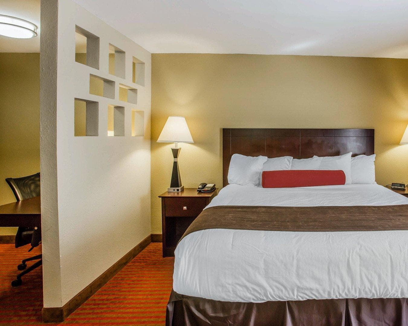 Quality Suites Nashville Airport — 8