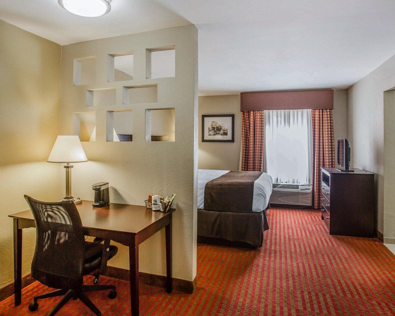 Quality Suites Nashville Airport — 7