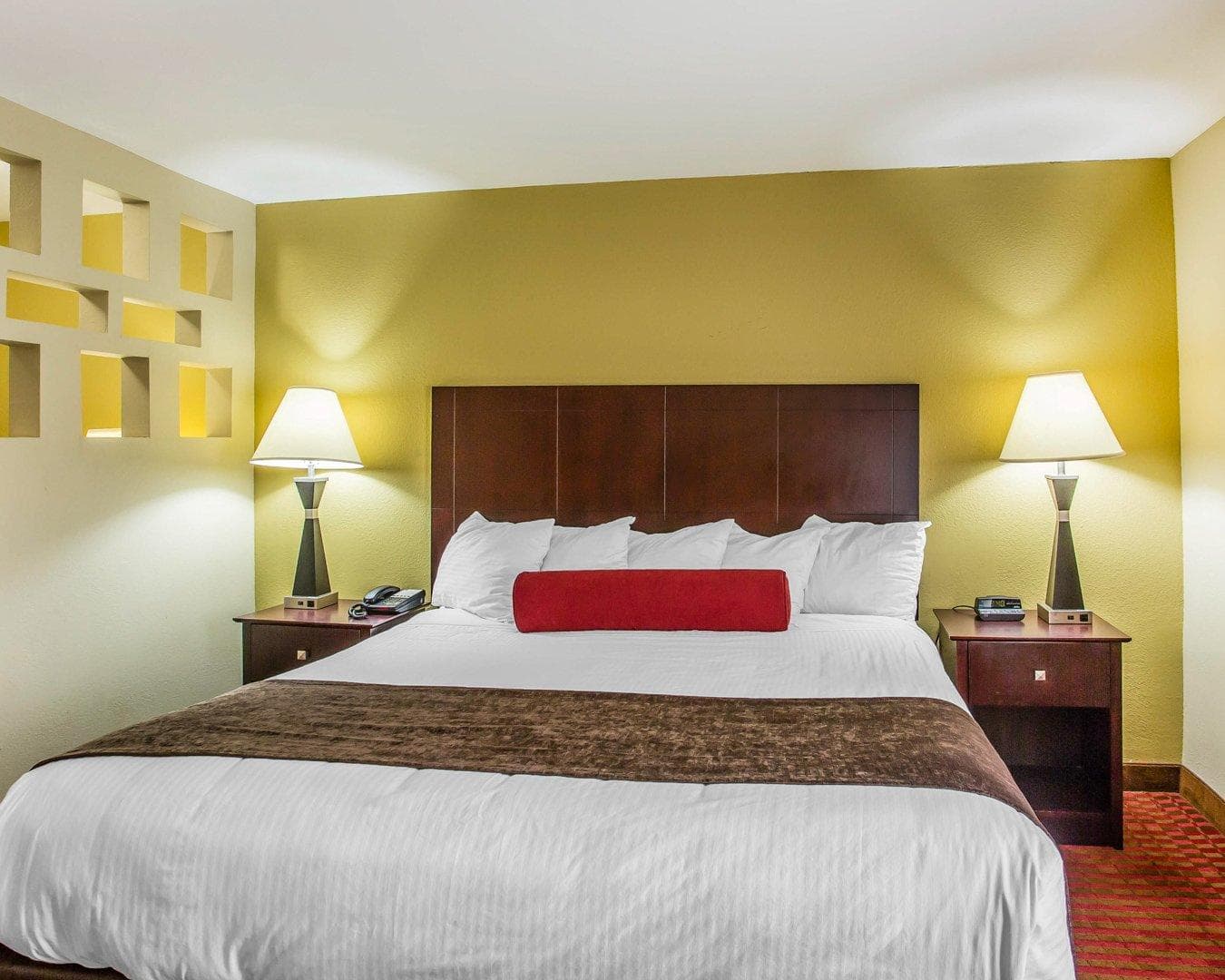 Quality Suites Nashville Airport - Image 3