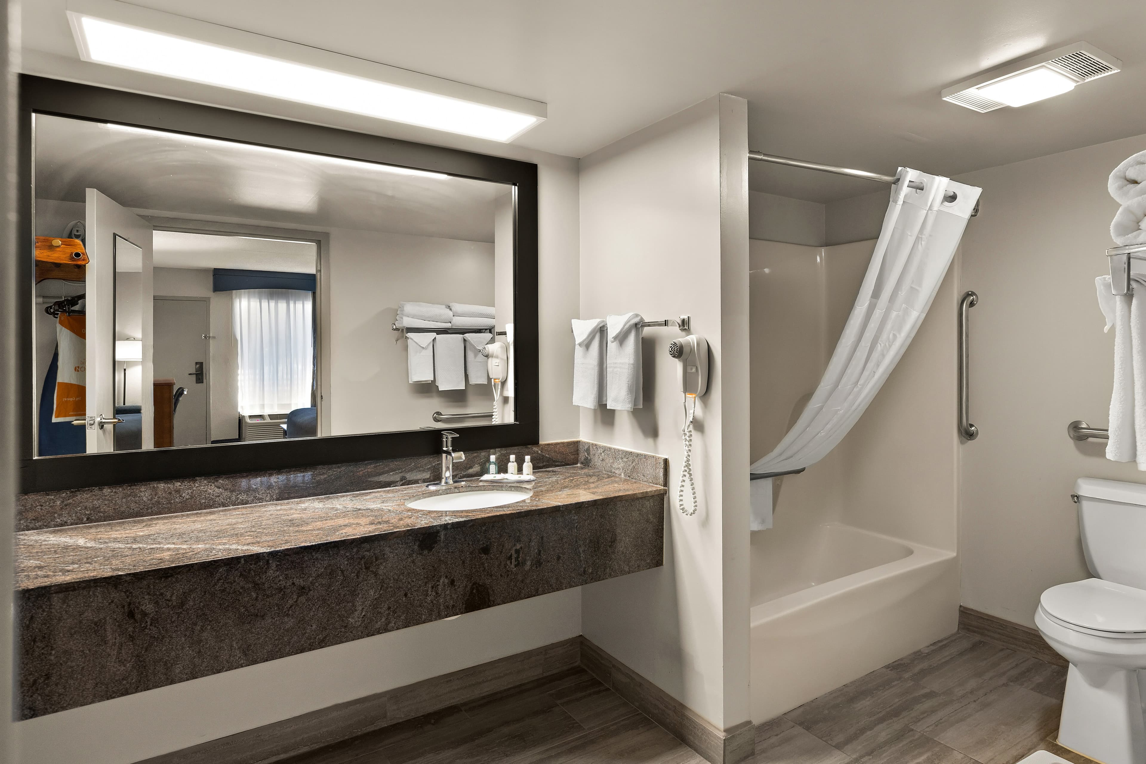 Quality Inn Dandridge - Image 5