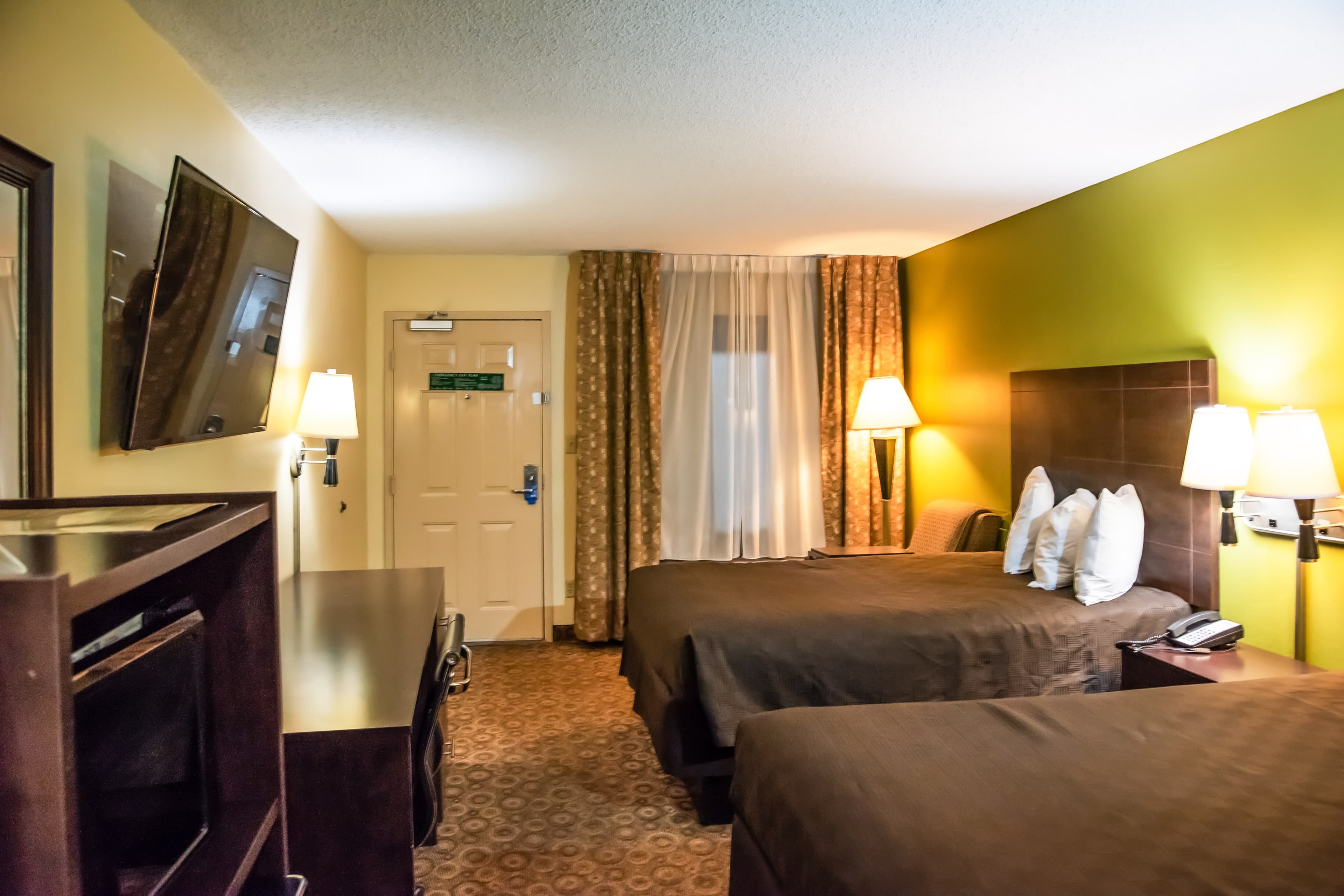 Rodeway Inn & Suites Clarksville near Governors Square Mall — 8