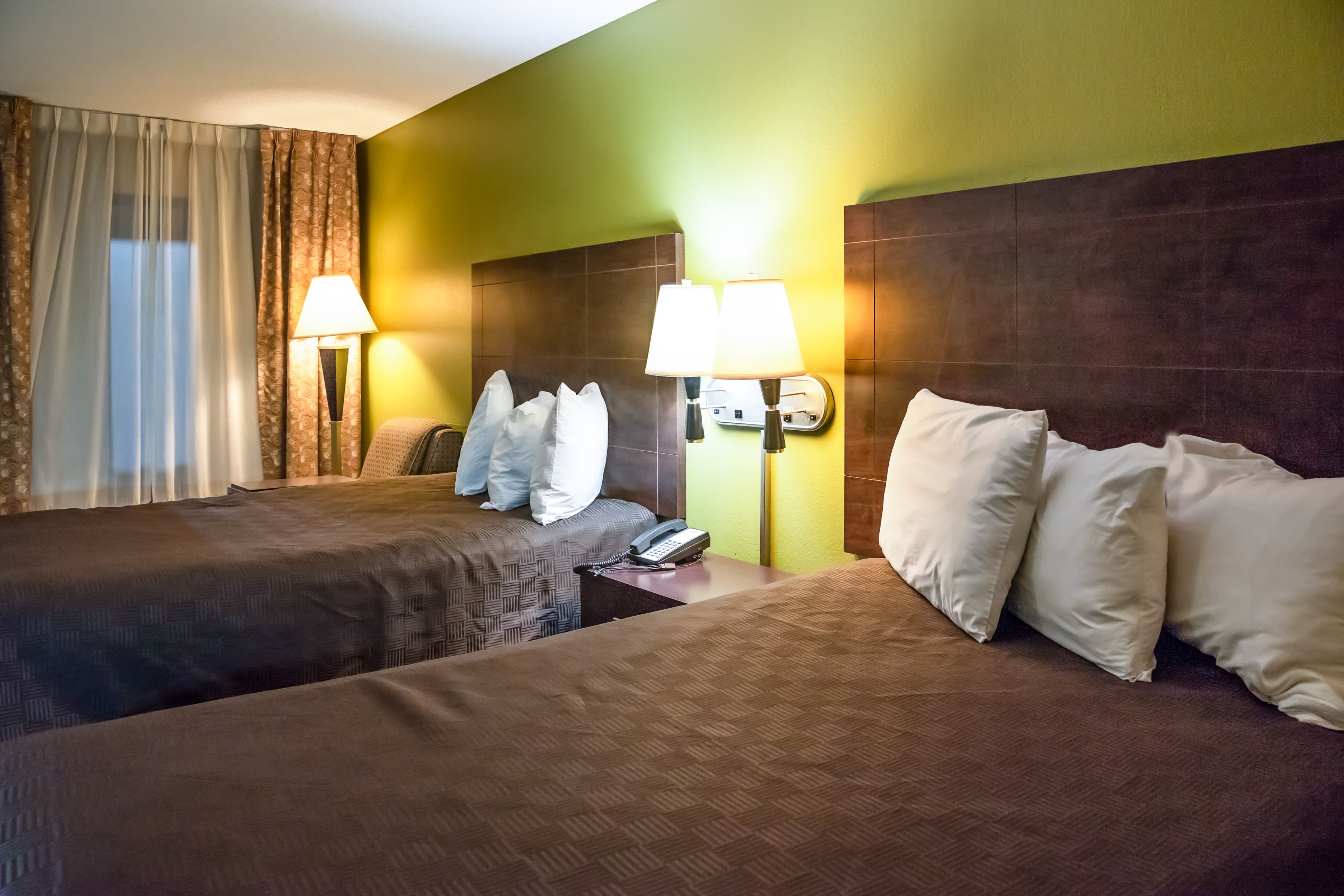 Rodeway Inn & Suites Clarksville near Governors Square Mall — 10