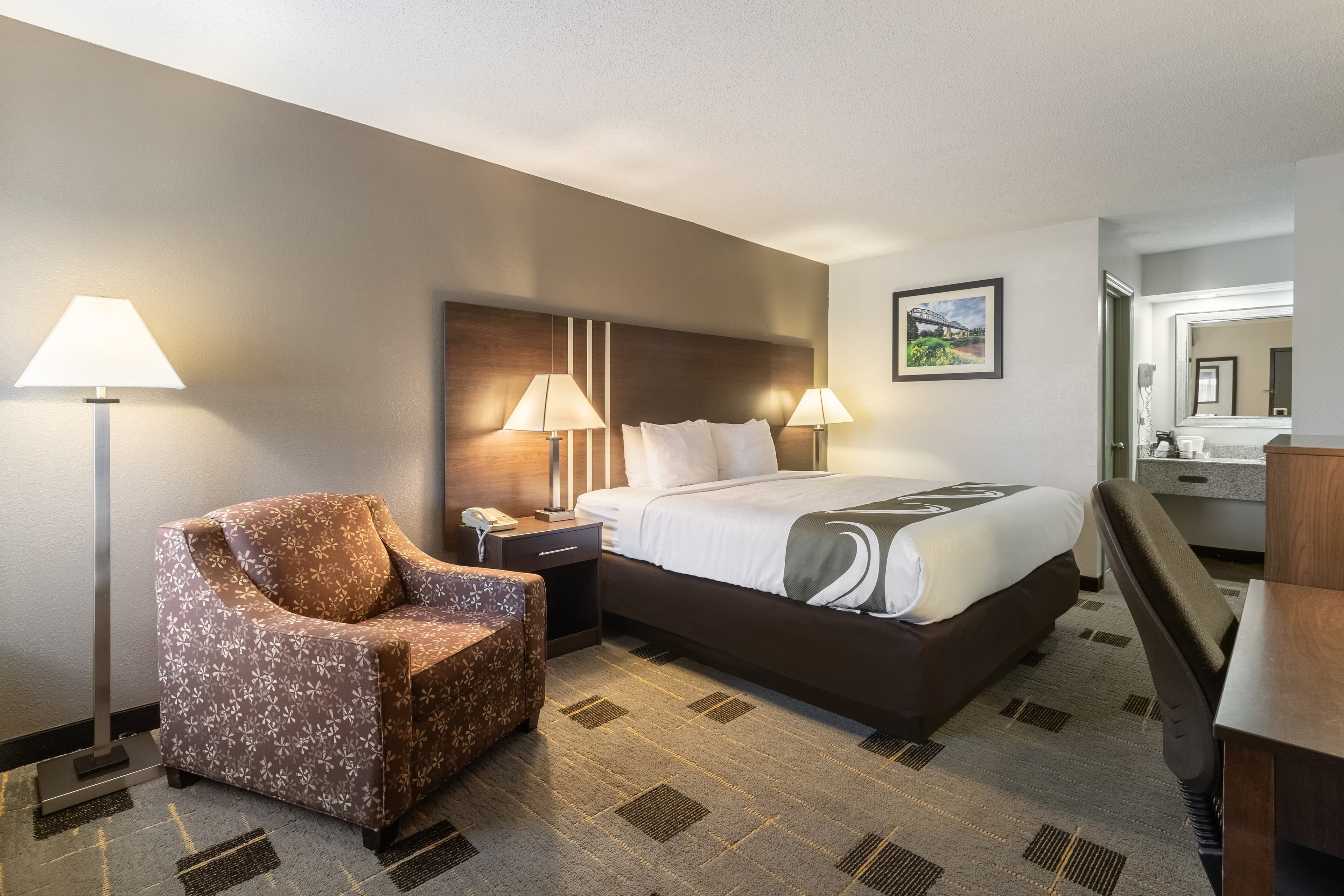 Quality Inn Cleveland North - Image 2