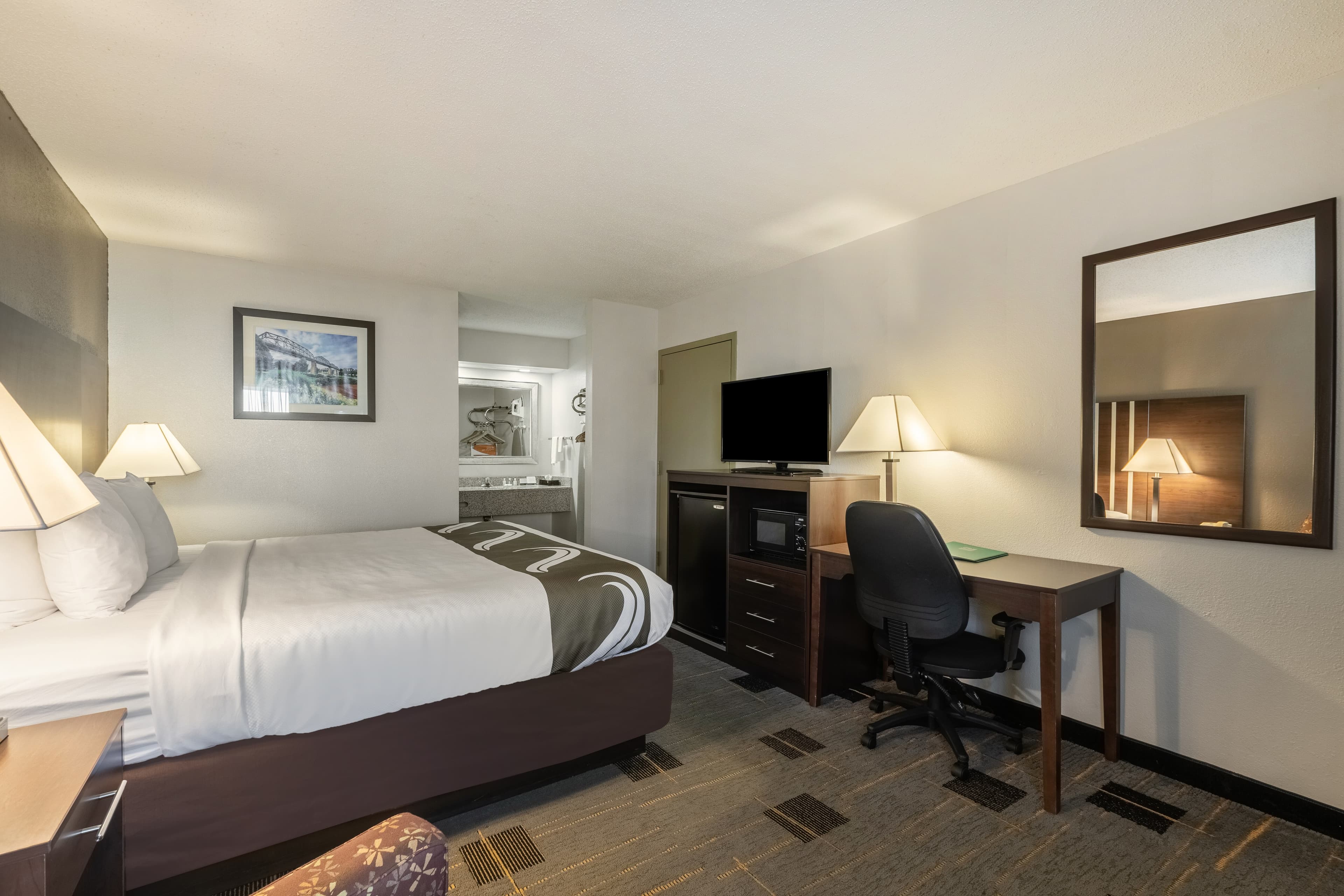Quality Inn Cleveland North - Image 3