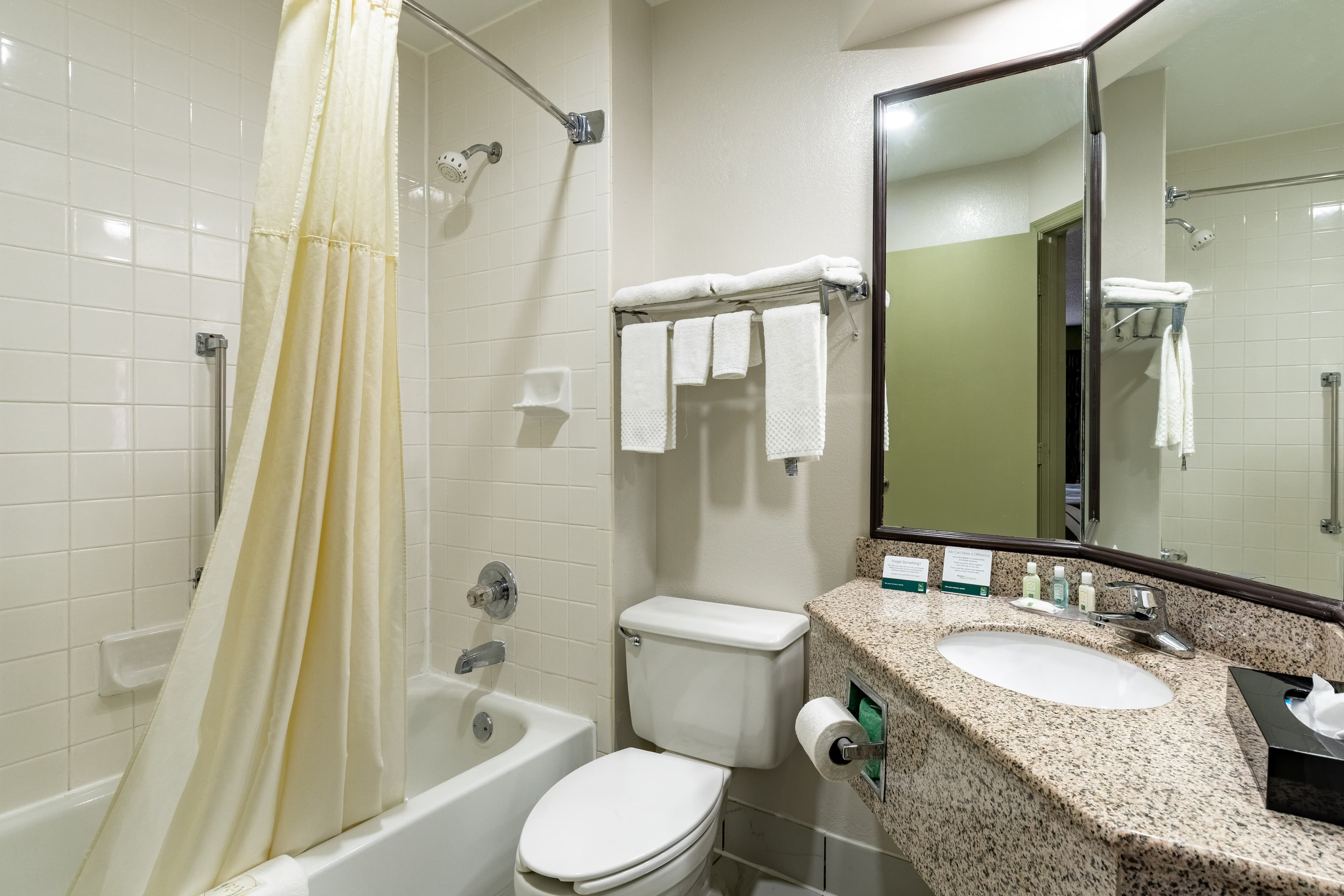 Quality Inn Cleveland North - Image 5