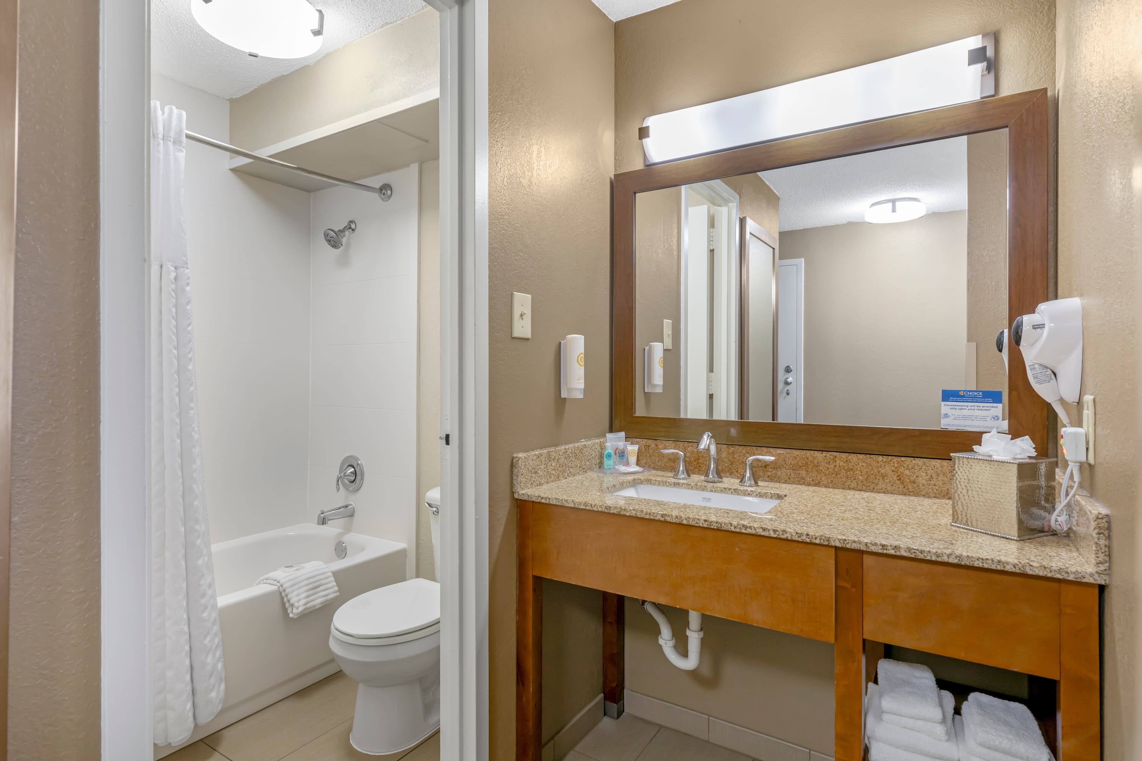 Comfort Inn Memphis Downtown — 11