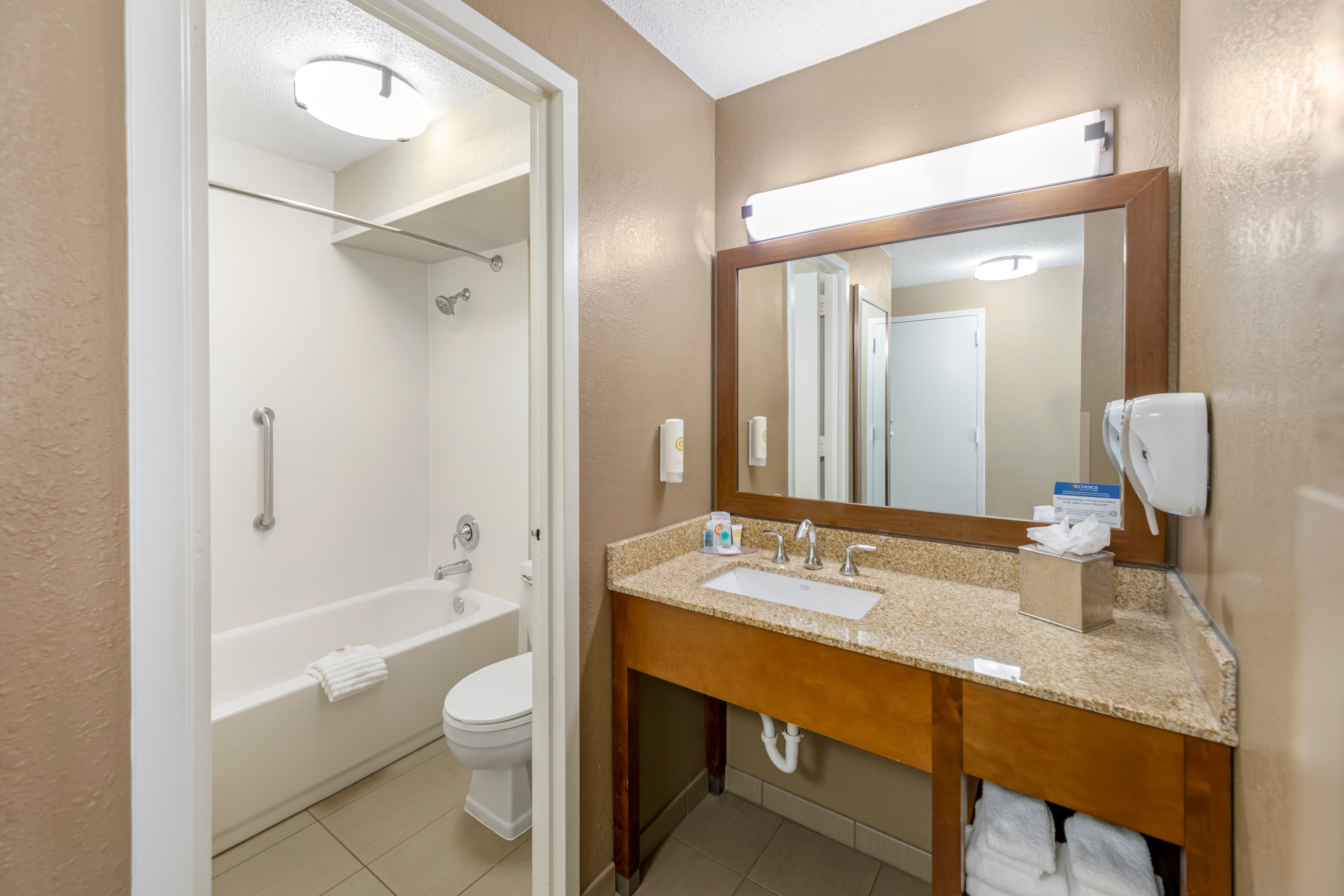 Comfort Inn Memphis Downtown — 16