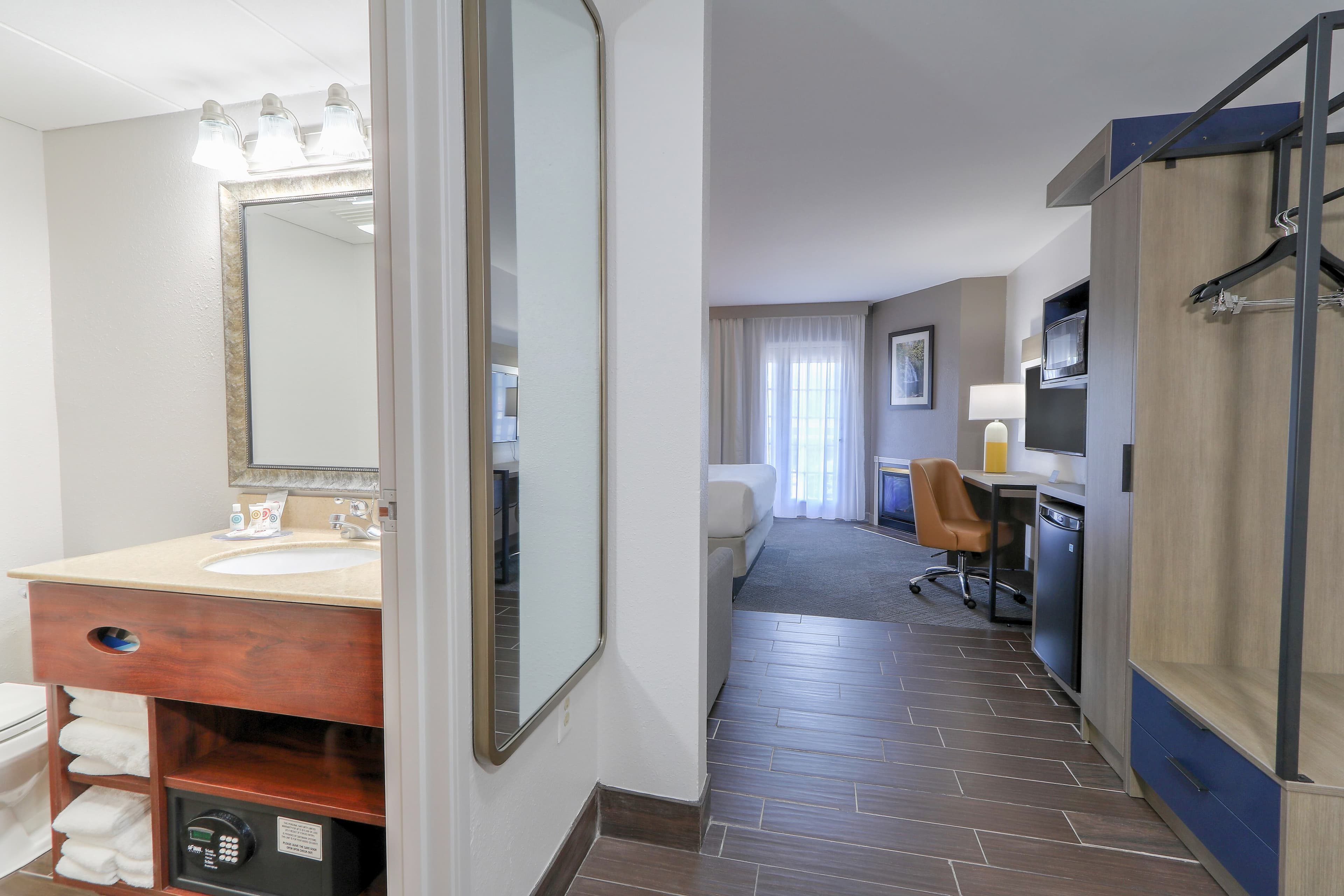 Comfort Inn & Suites at Dollywood Lane - Image 3