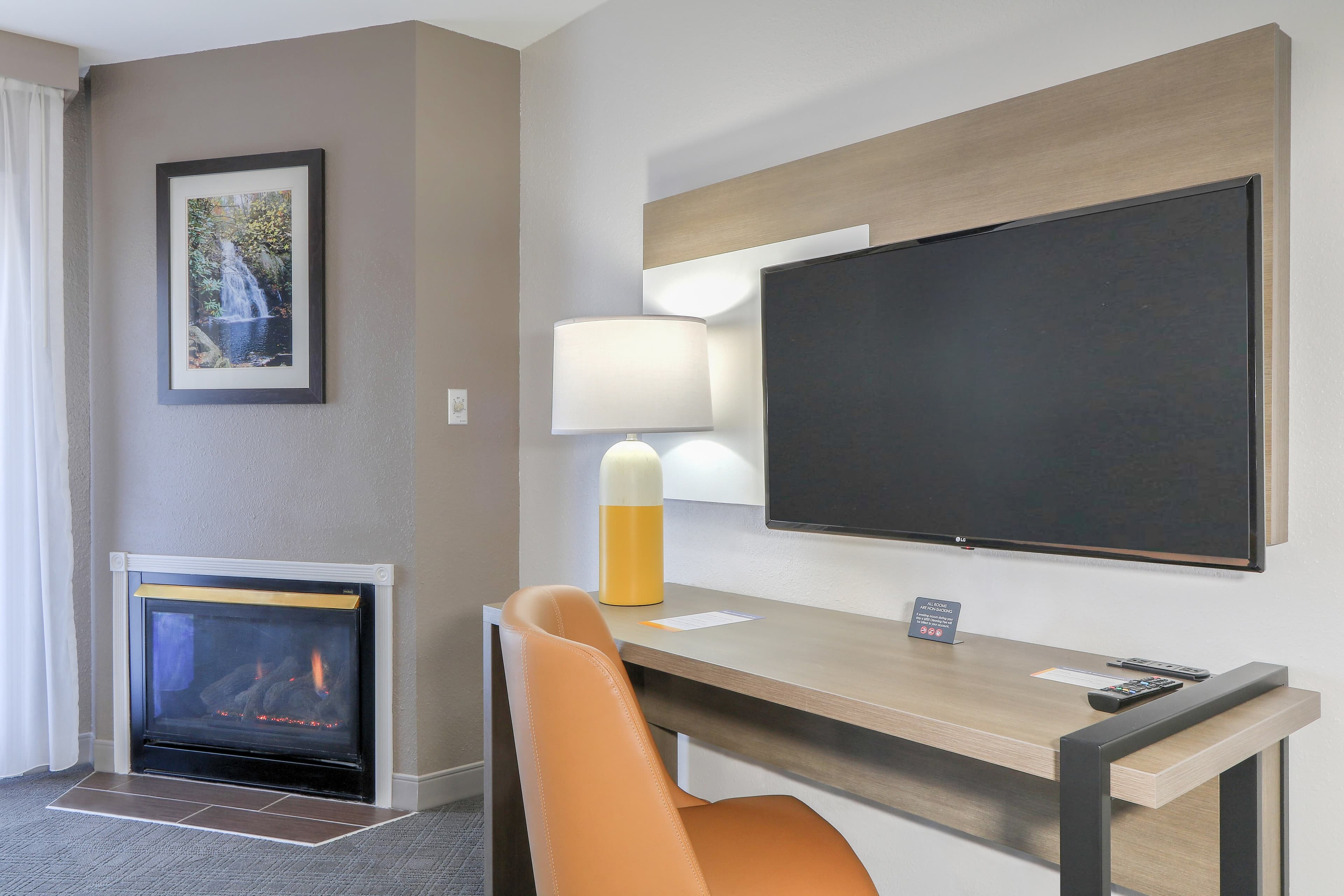 Comfort Inn & Suites at Dollywood Lane - Image 4