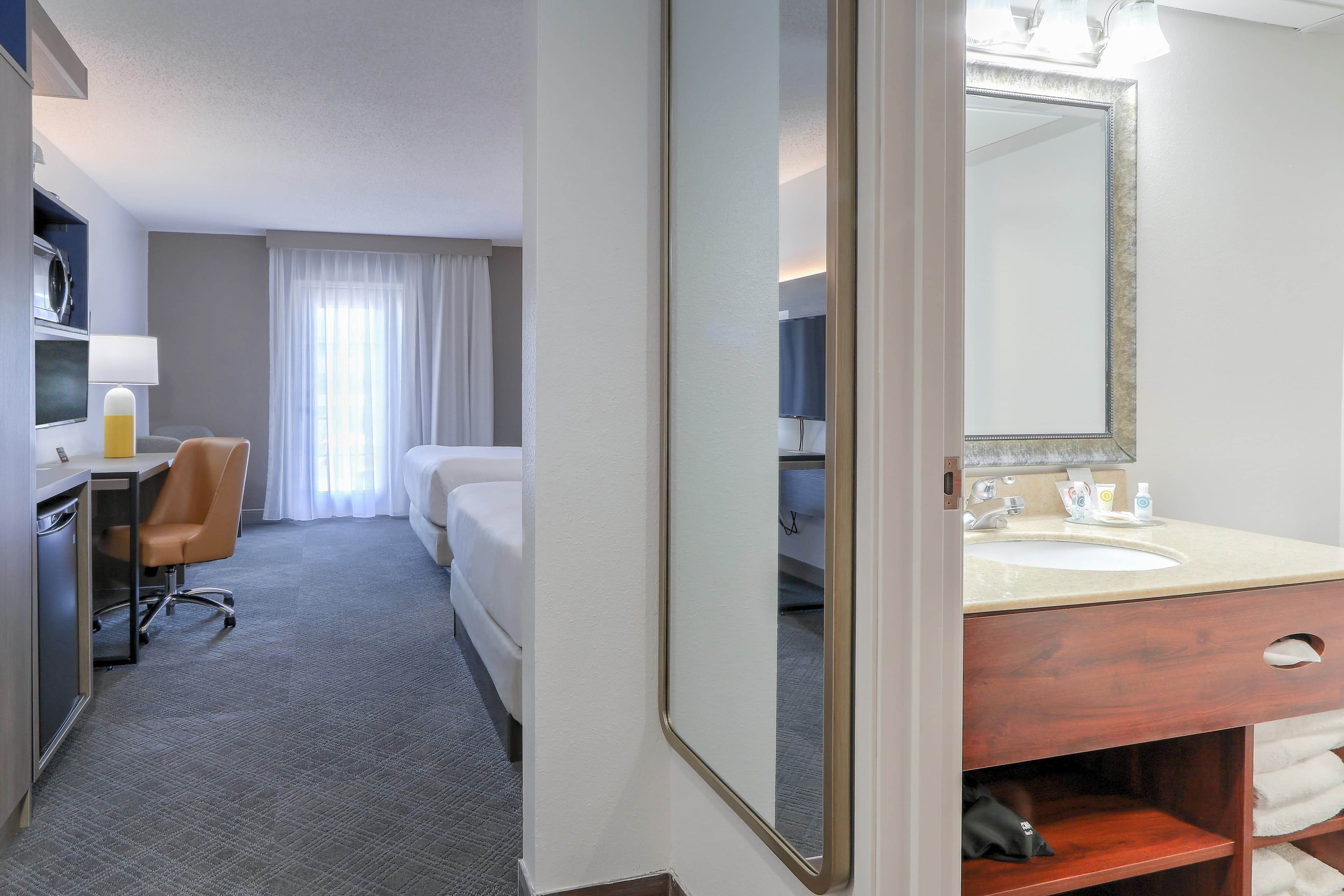 Comfort Inn & Suites at Dollywood Lane — 8