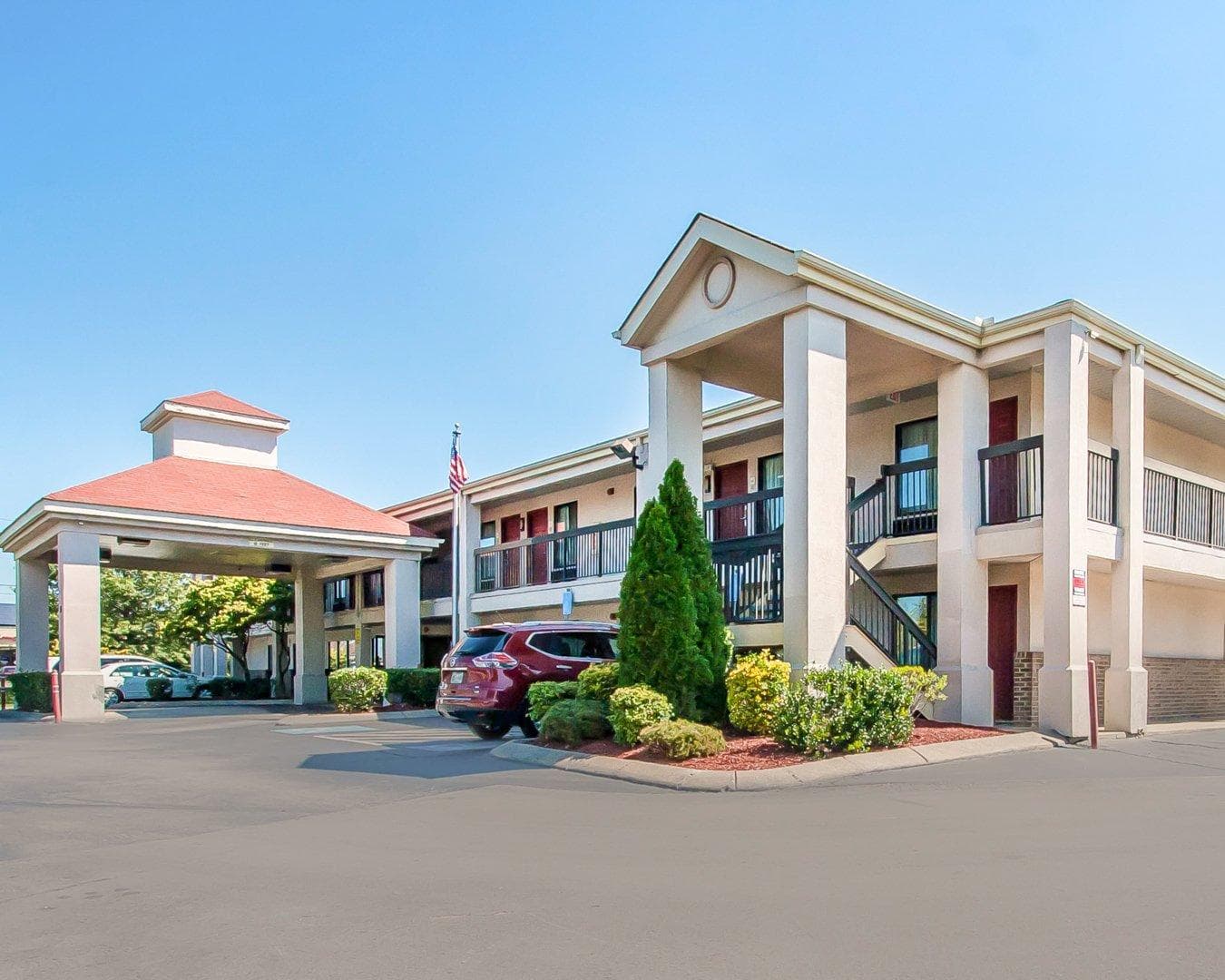 Econo Lodge Inn & Suites Murfreesboro Shopping District - Image 1