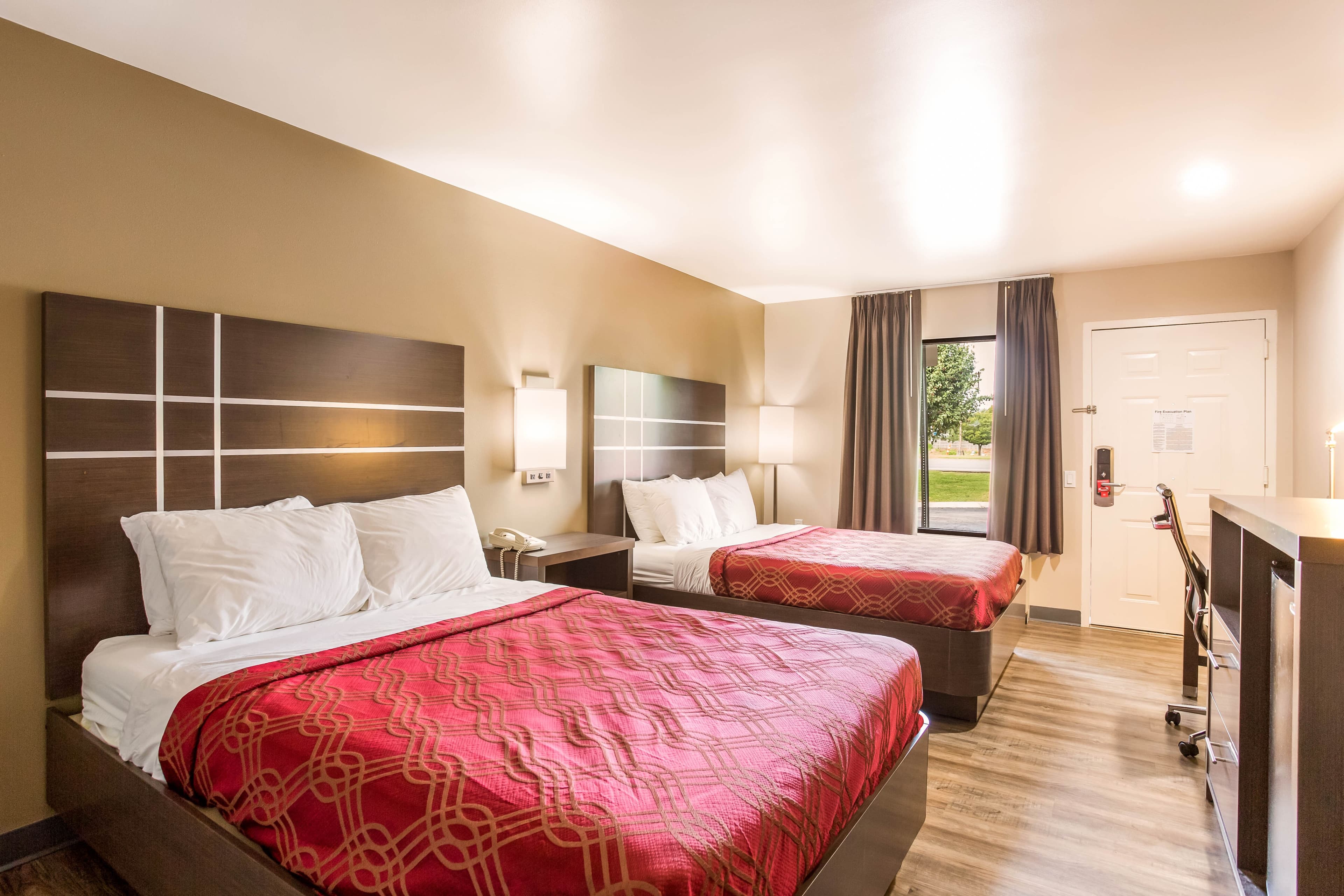 Econo Lodge Inn & Suites Murfreesboro Shopping District - Image 3