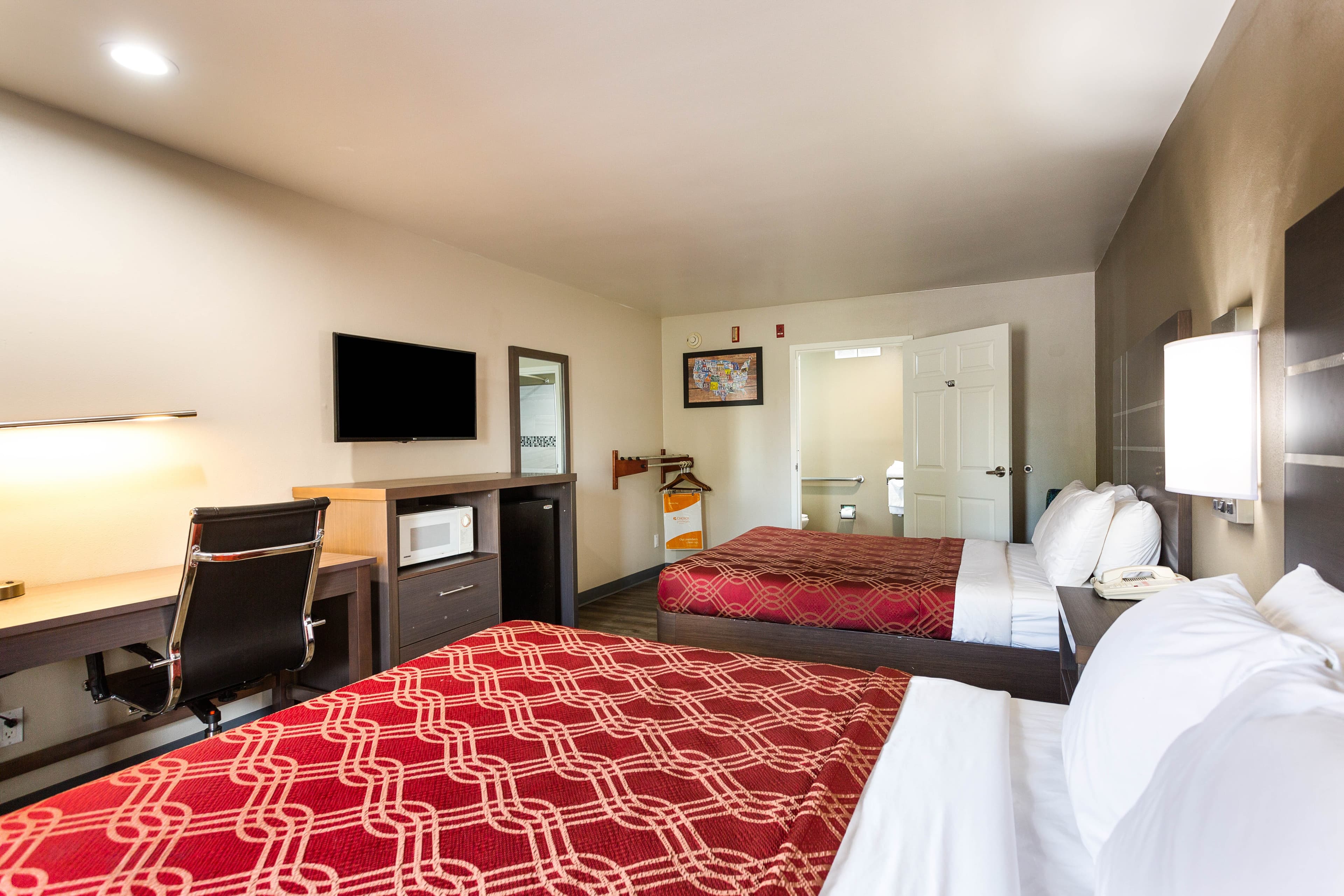Econo Lodge Inn & Suites Murfreesboro Shopping District - Image 4