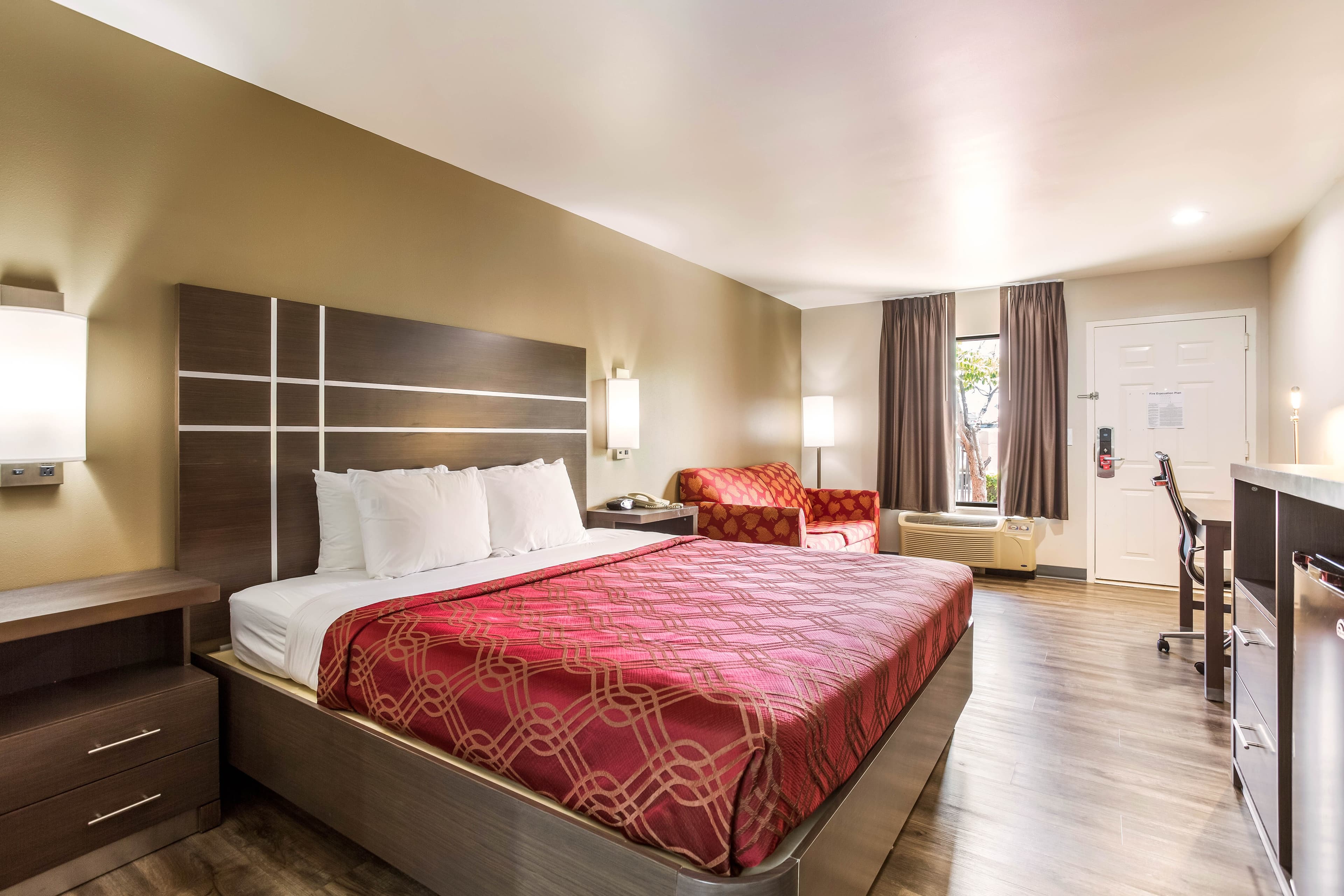 Econo Lodge Inn & Suites Murfreesboro Shopping District — 14
