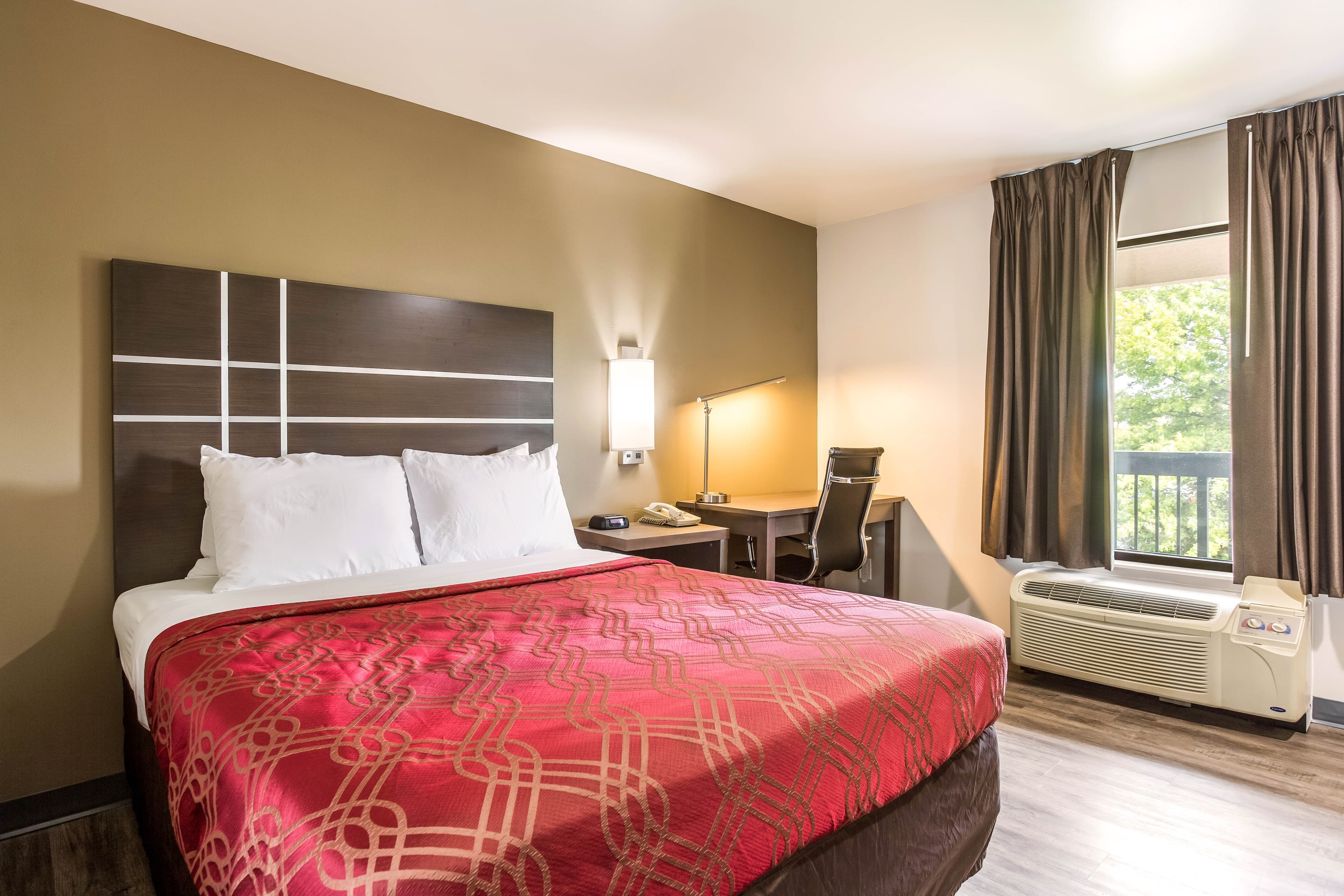 Econo Lodge Inn & Suites Murfreesboro Shopping District — 22