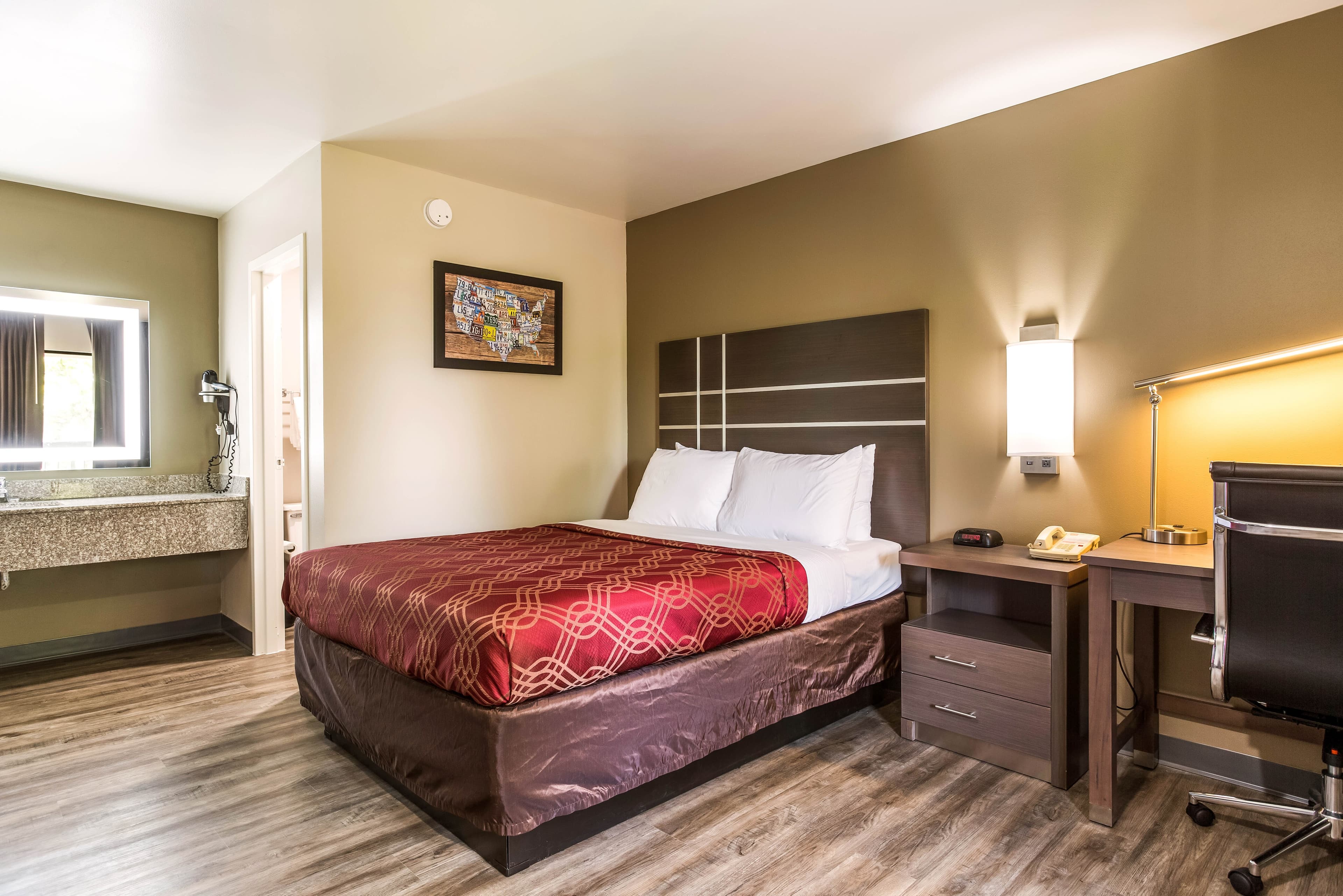 Econo Lodge Inn & Suites Murfreesboro Shopping District — 23