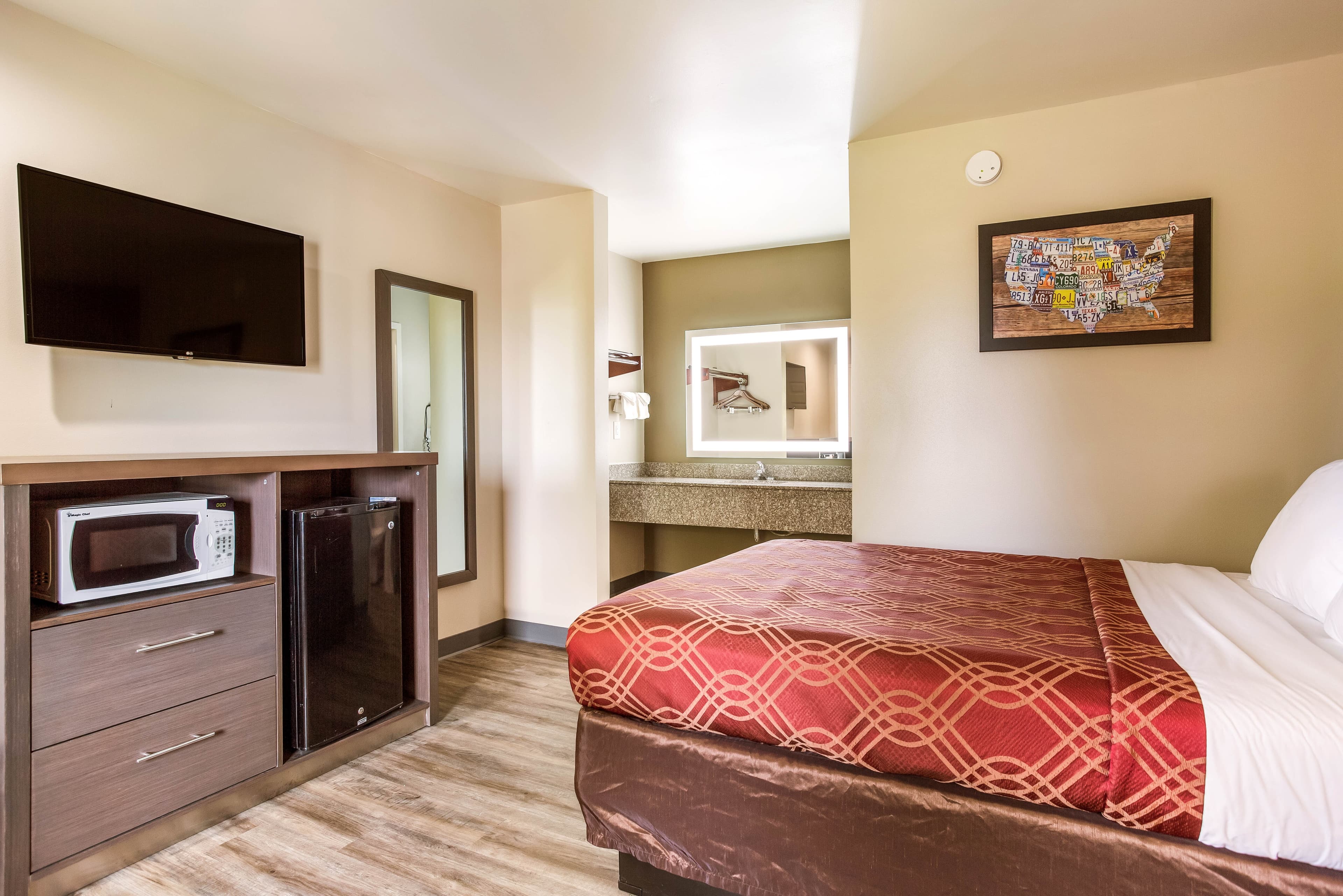 Econo Lodge Inn & Suites Murfreesboro Shopping District — 24