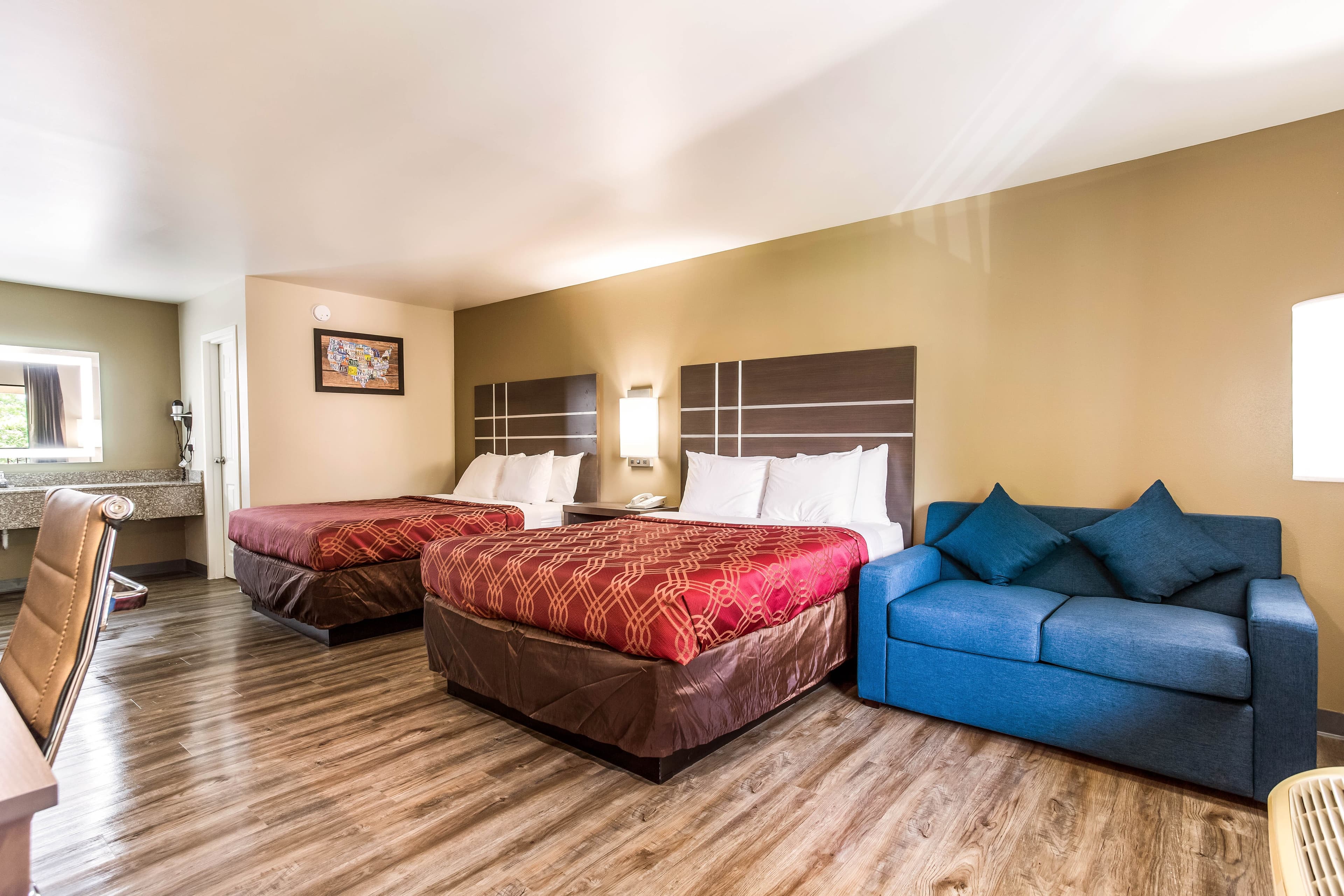 Econo Lodge Inn & Suites Murfreesboro Shopping District — 32