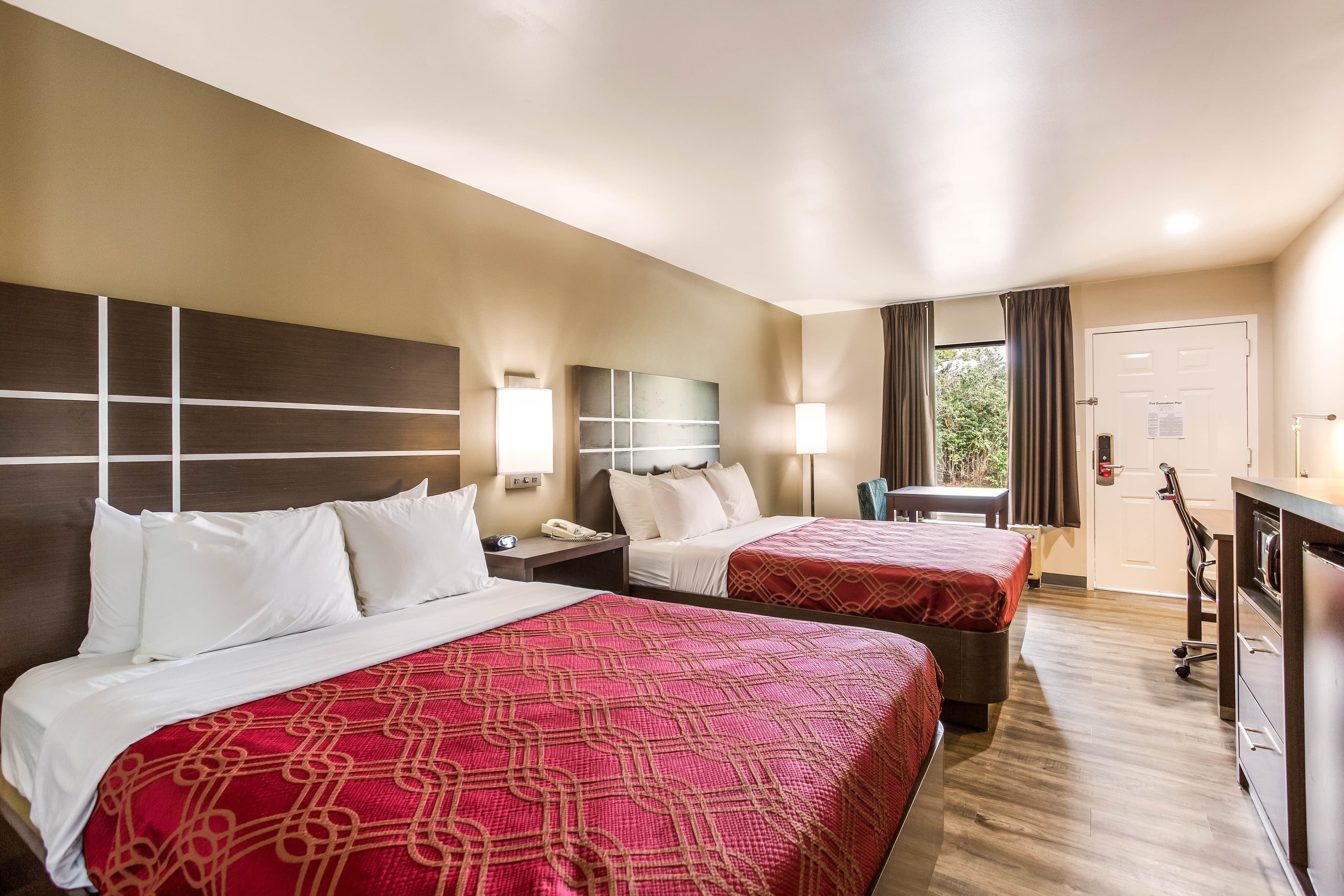 Econo Lodge Inn & Suites Murfreesboro Shopping District — 37