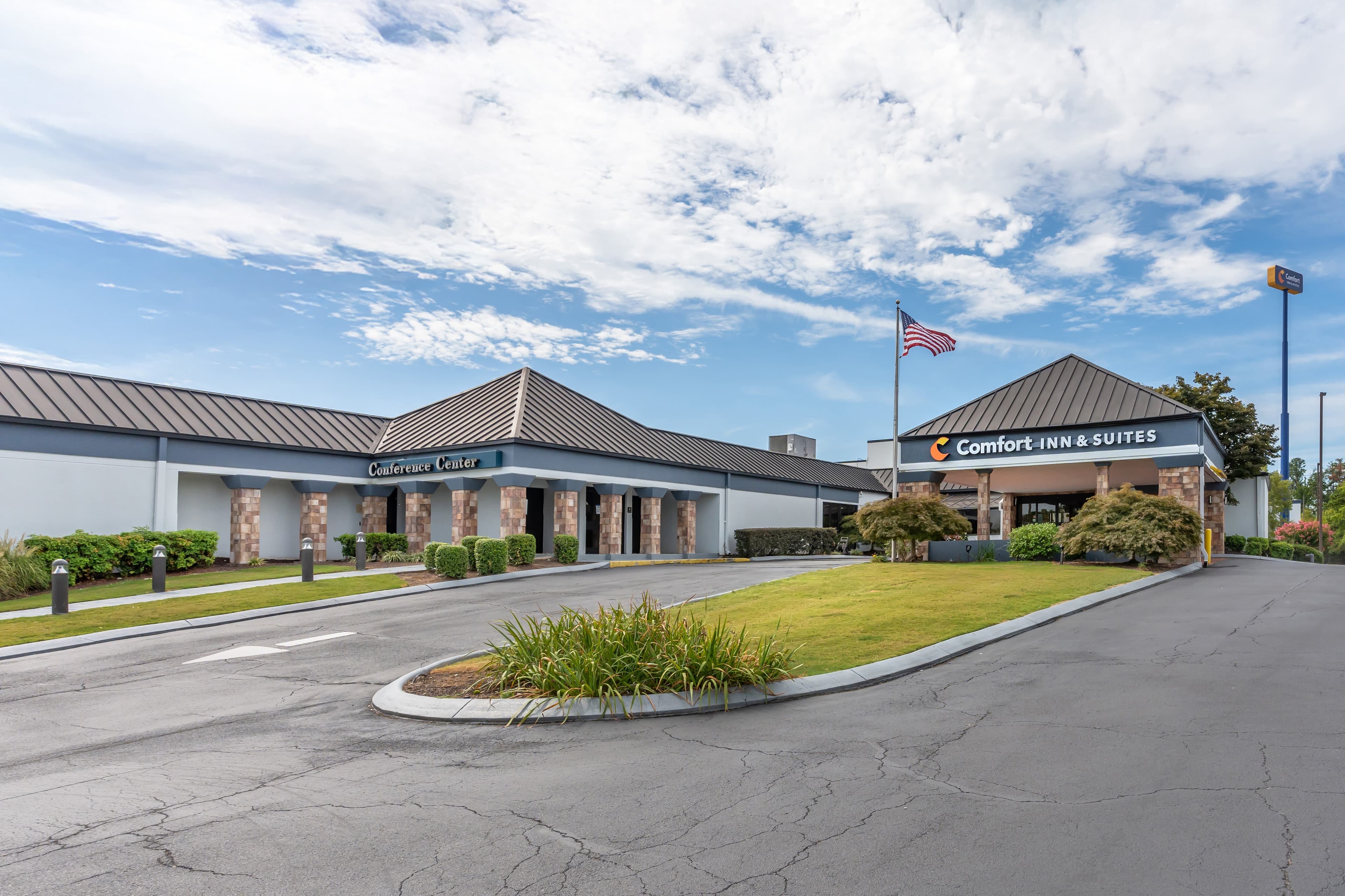 Comfort Inn & Suites Chattanooga-East Ridge - Image 1