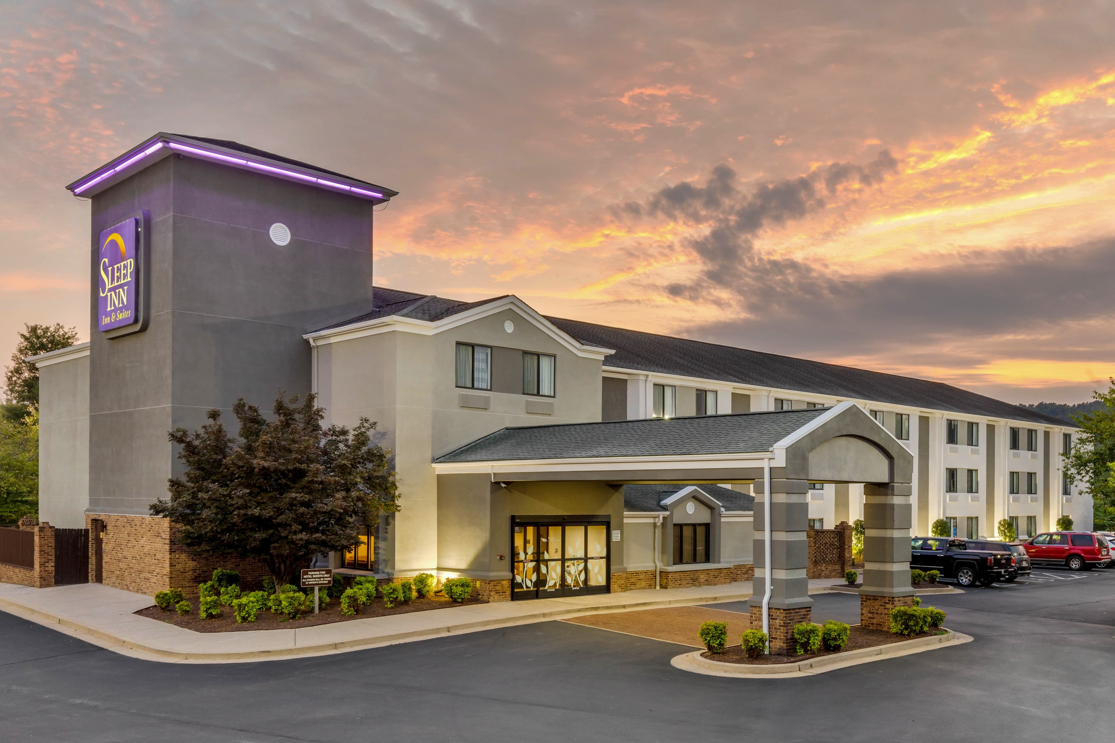 Sleep Inn & Suites Johnson City - Image 1