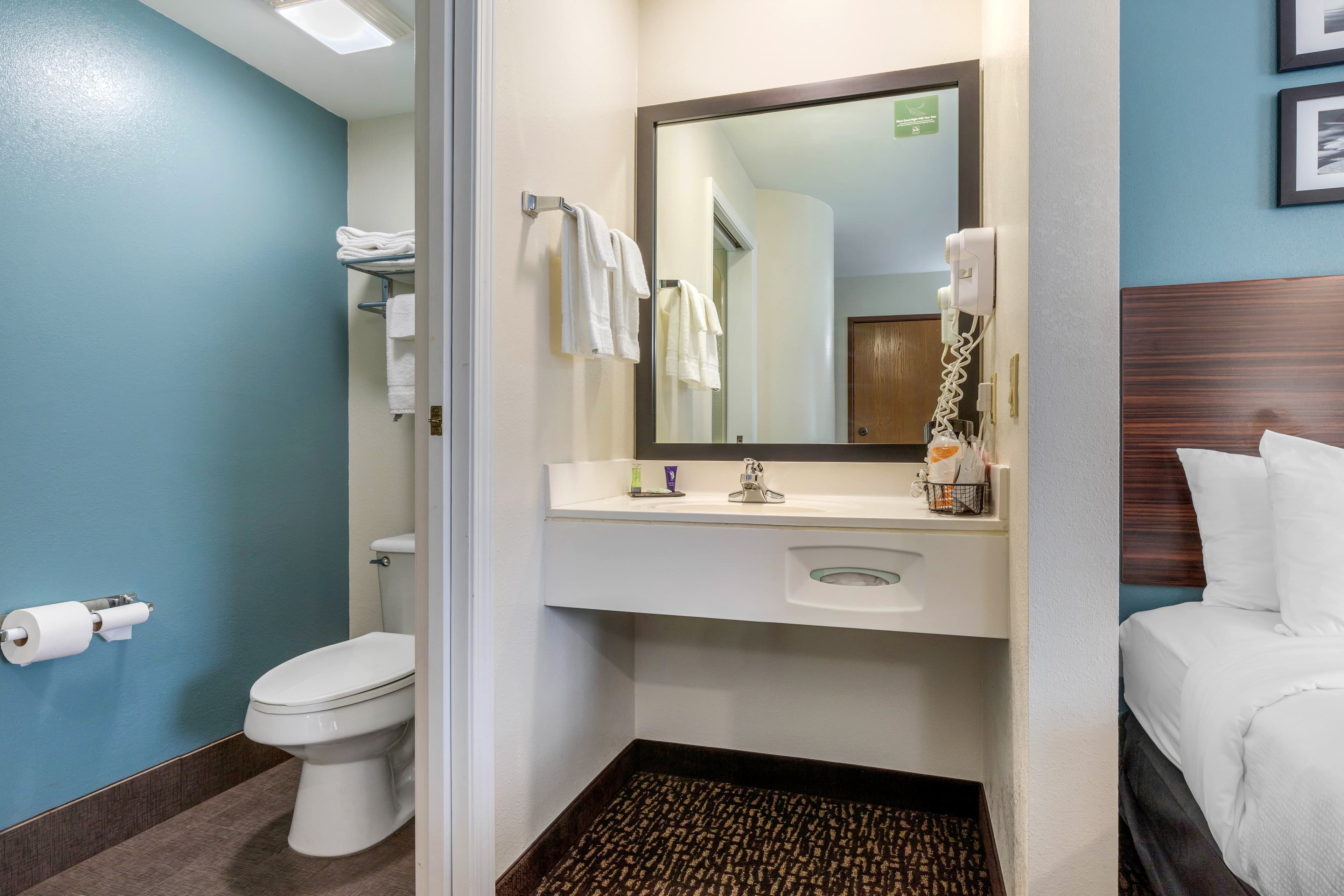 Sleep Inn & Suites Johnson City — 6