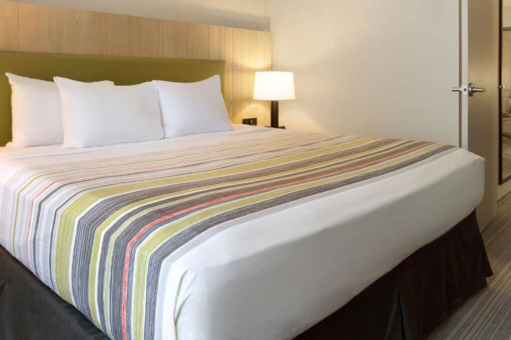 Country Inn & Suites by Radisson, Clarksville, TN - Image 1