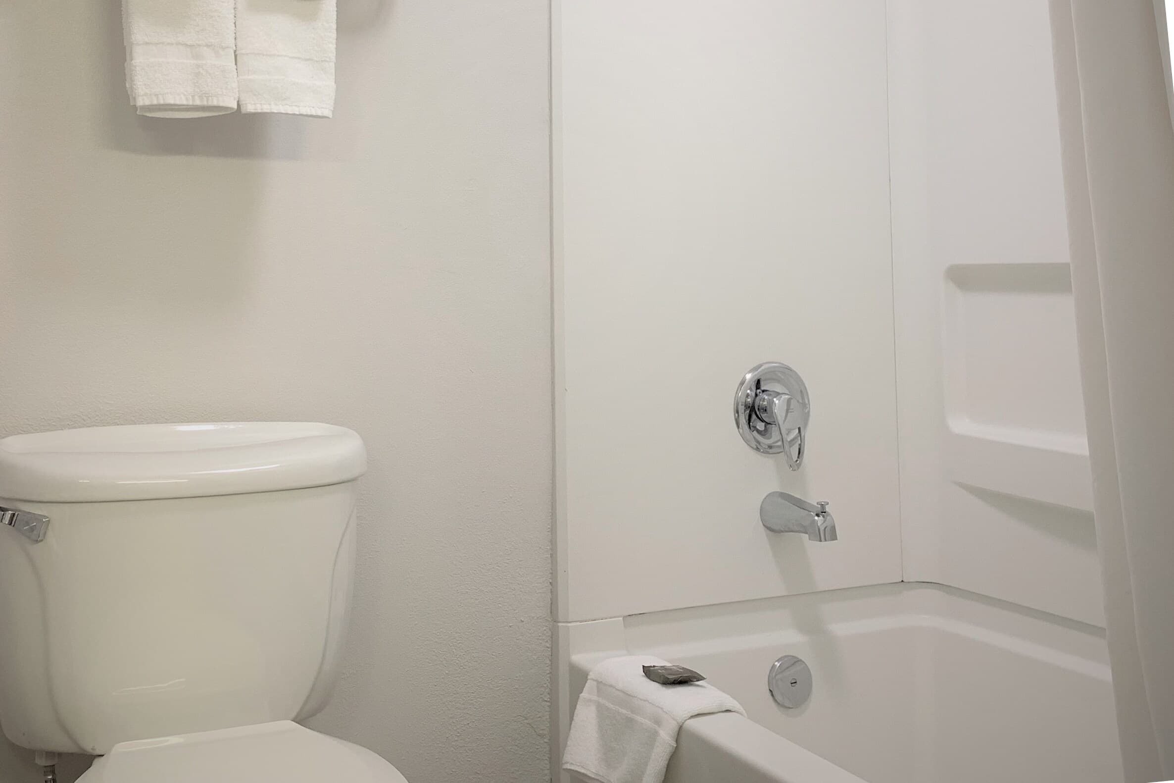 Country Inn & Suites by Radisson, Clarksville, TN - Image 4