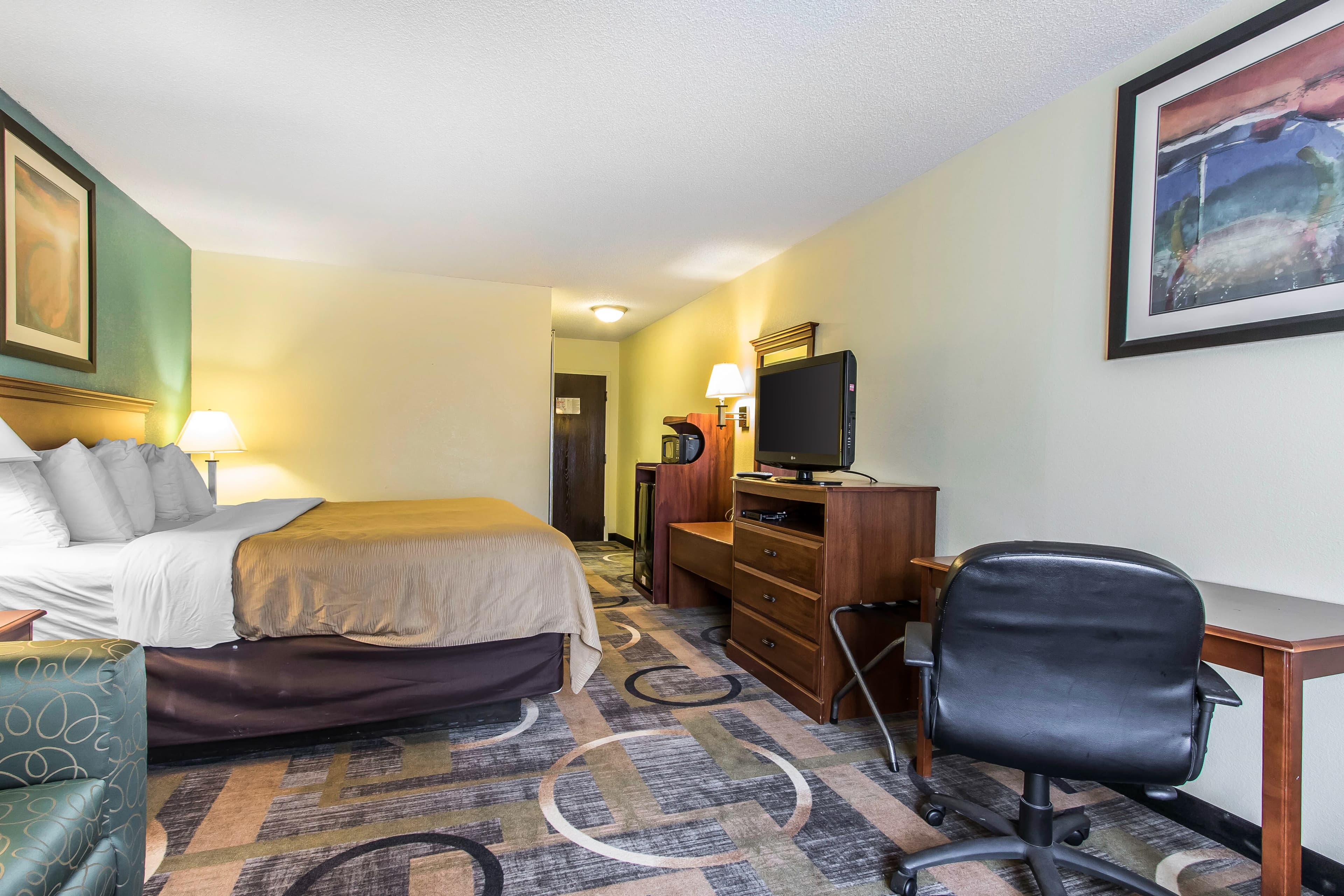 Quality Inn & Suites Memphis East — 8