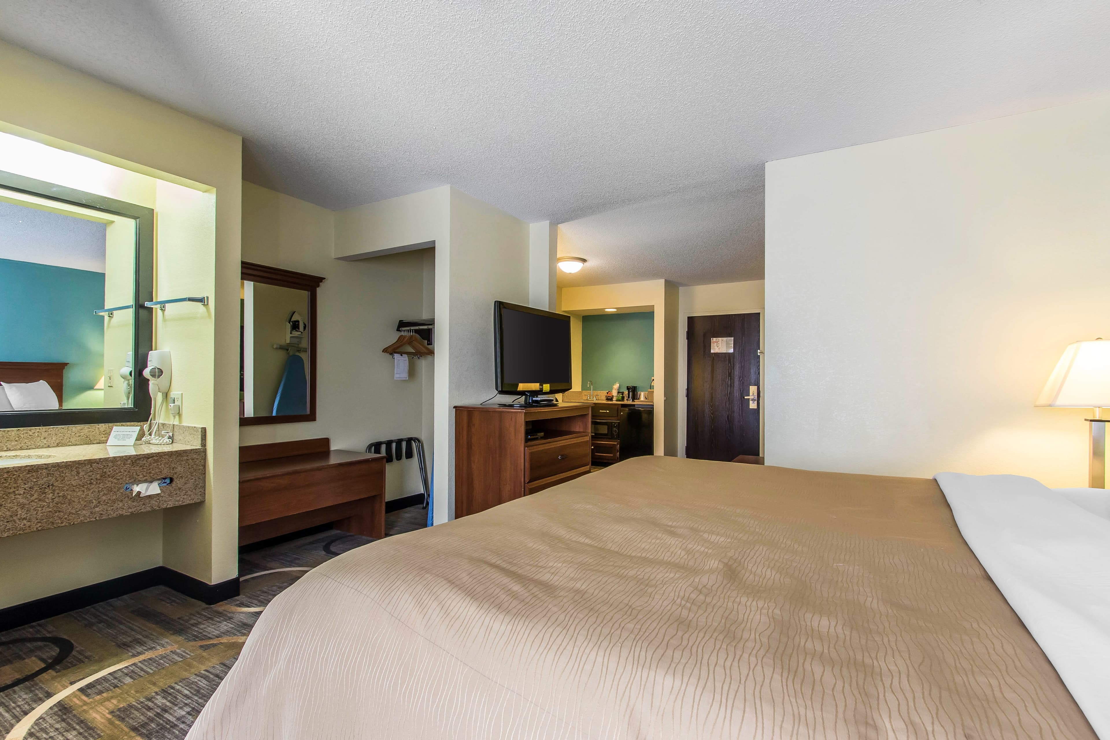 Quality Inn & Suites Memphis East — 19