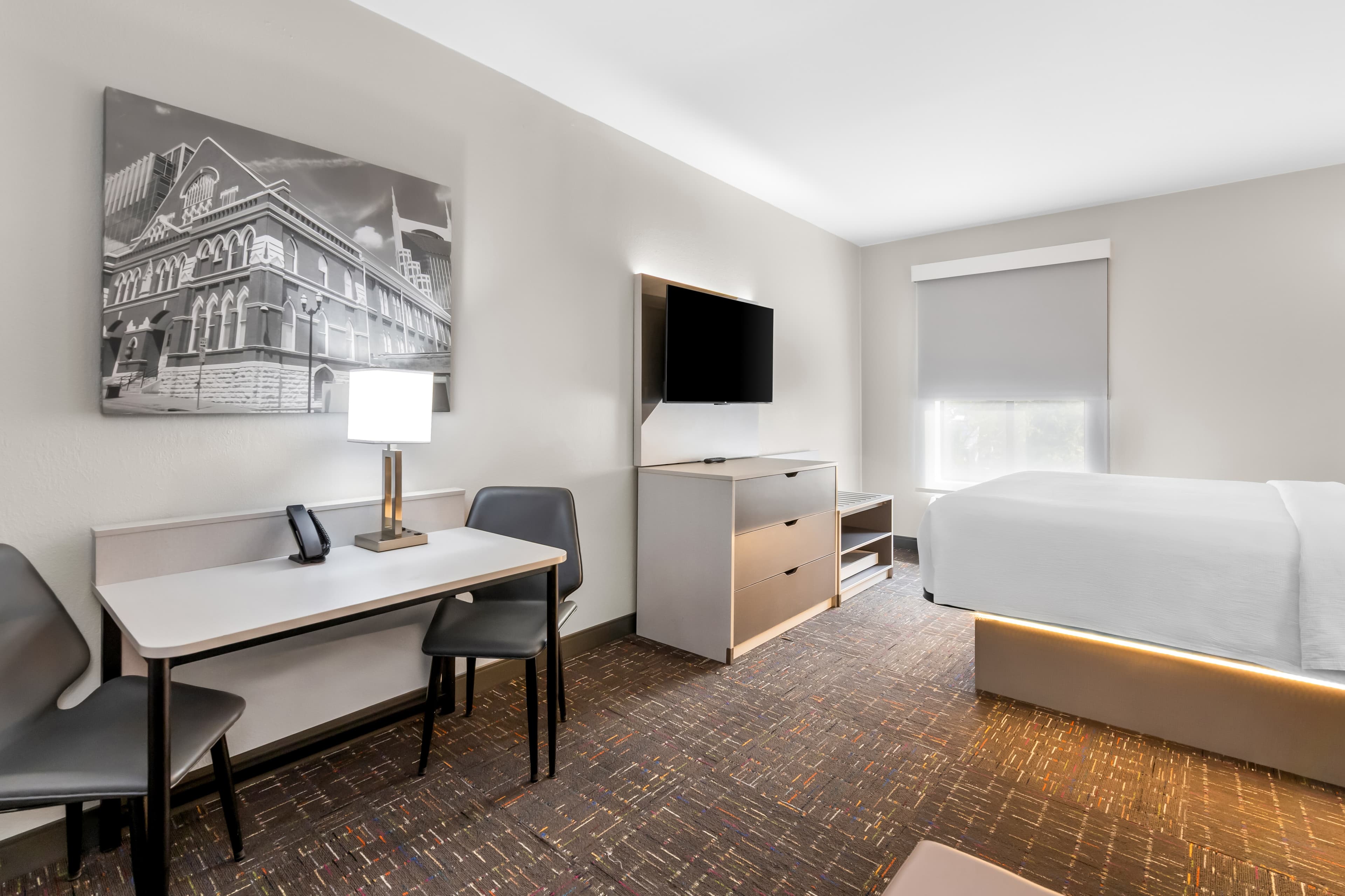 Brentwood Suites Nashville, an Ascend Collection Hotel - Image 3