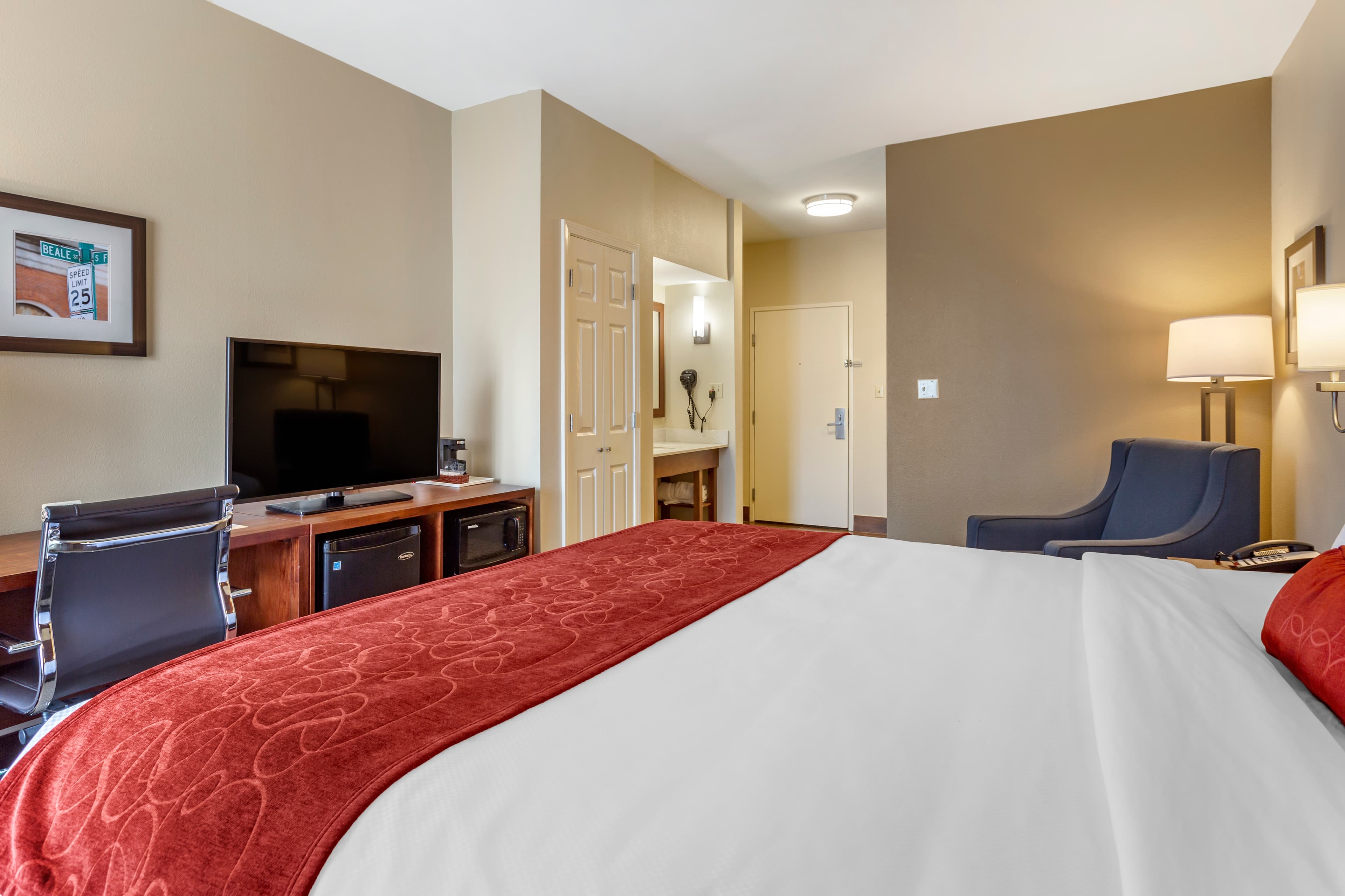 Comfort Suites Cordova — 4