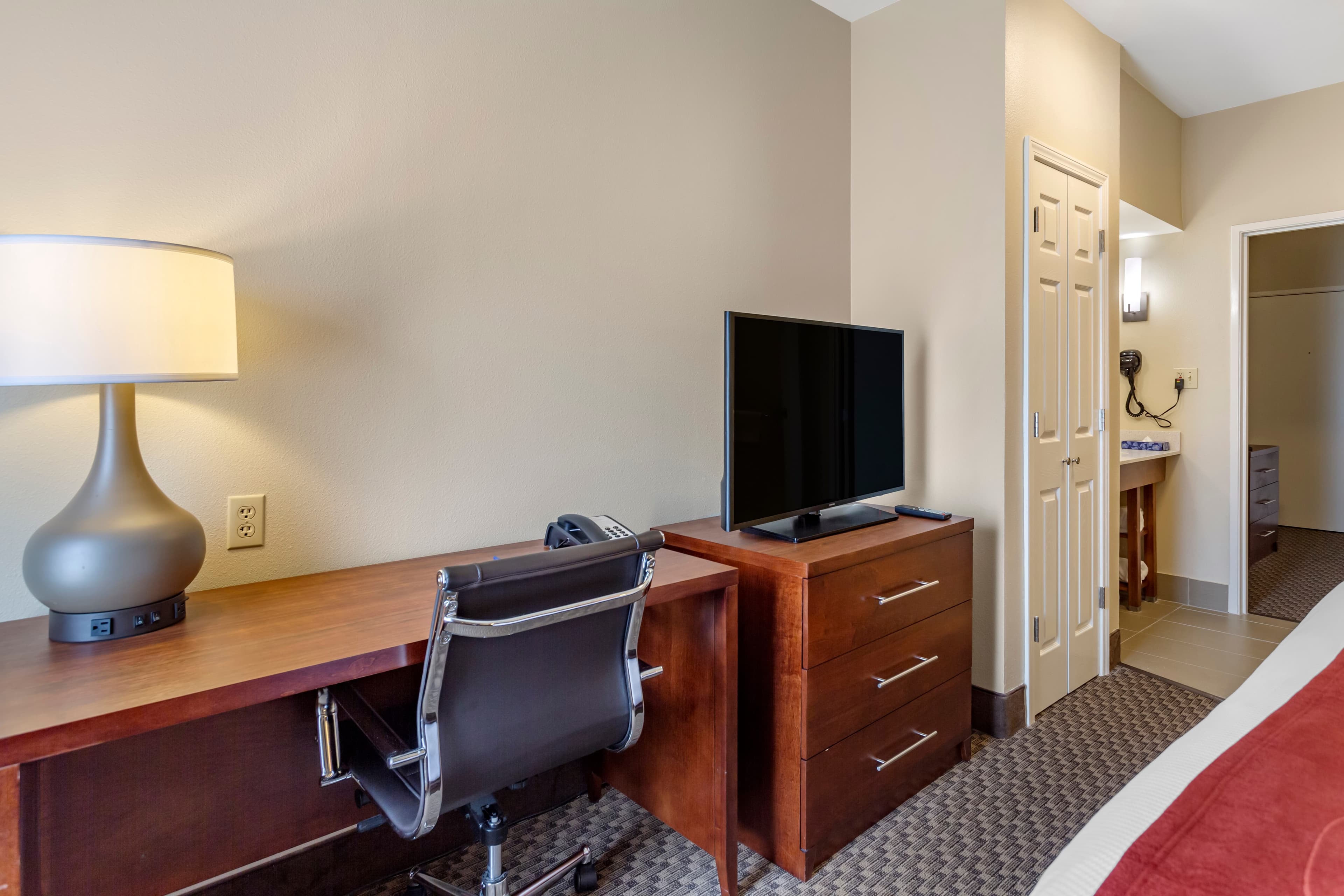 Comfort Suites Cordova — 17