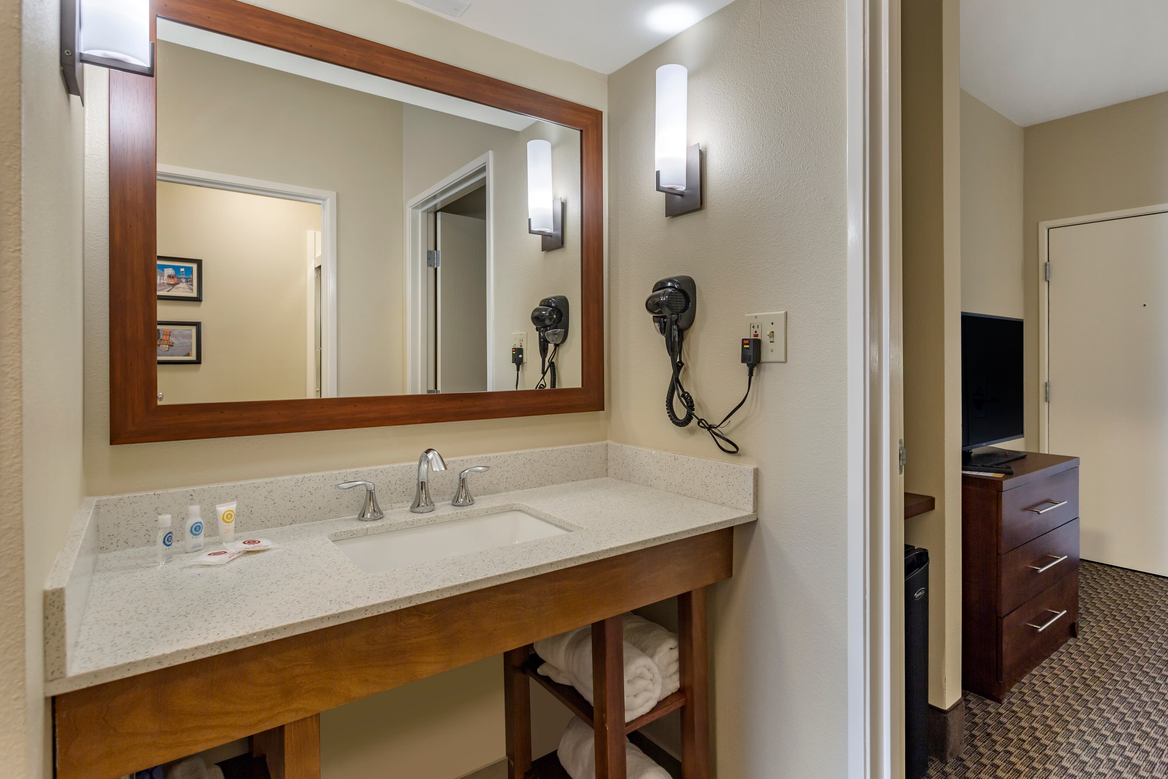 Comfort Suites Cordova — 20