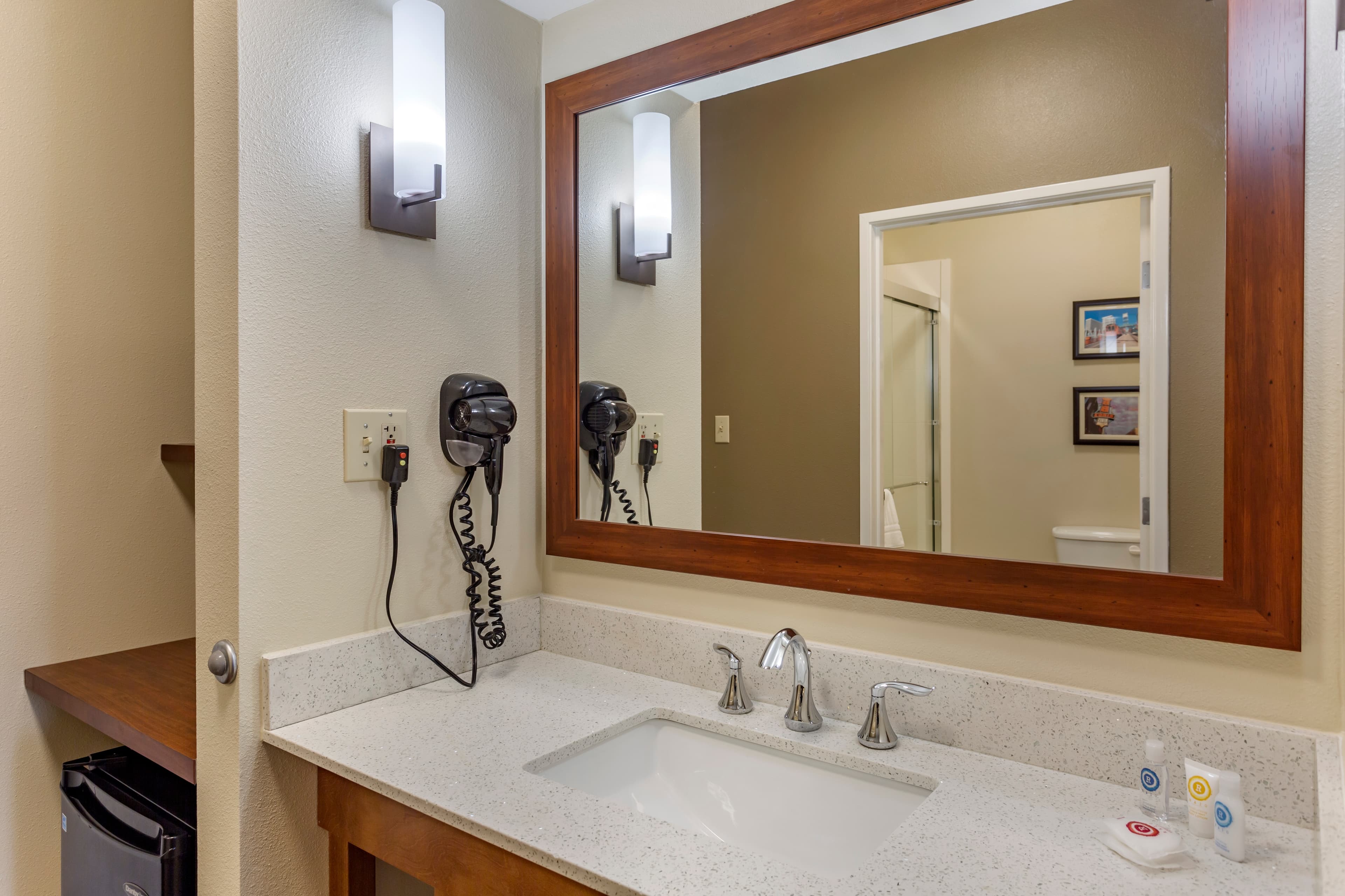 Comfort Suites Cordova — 30