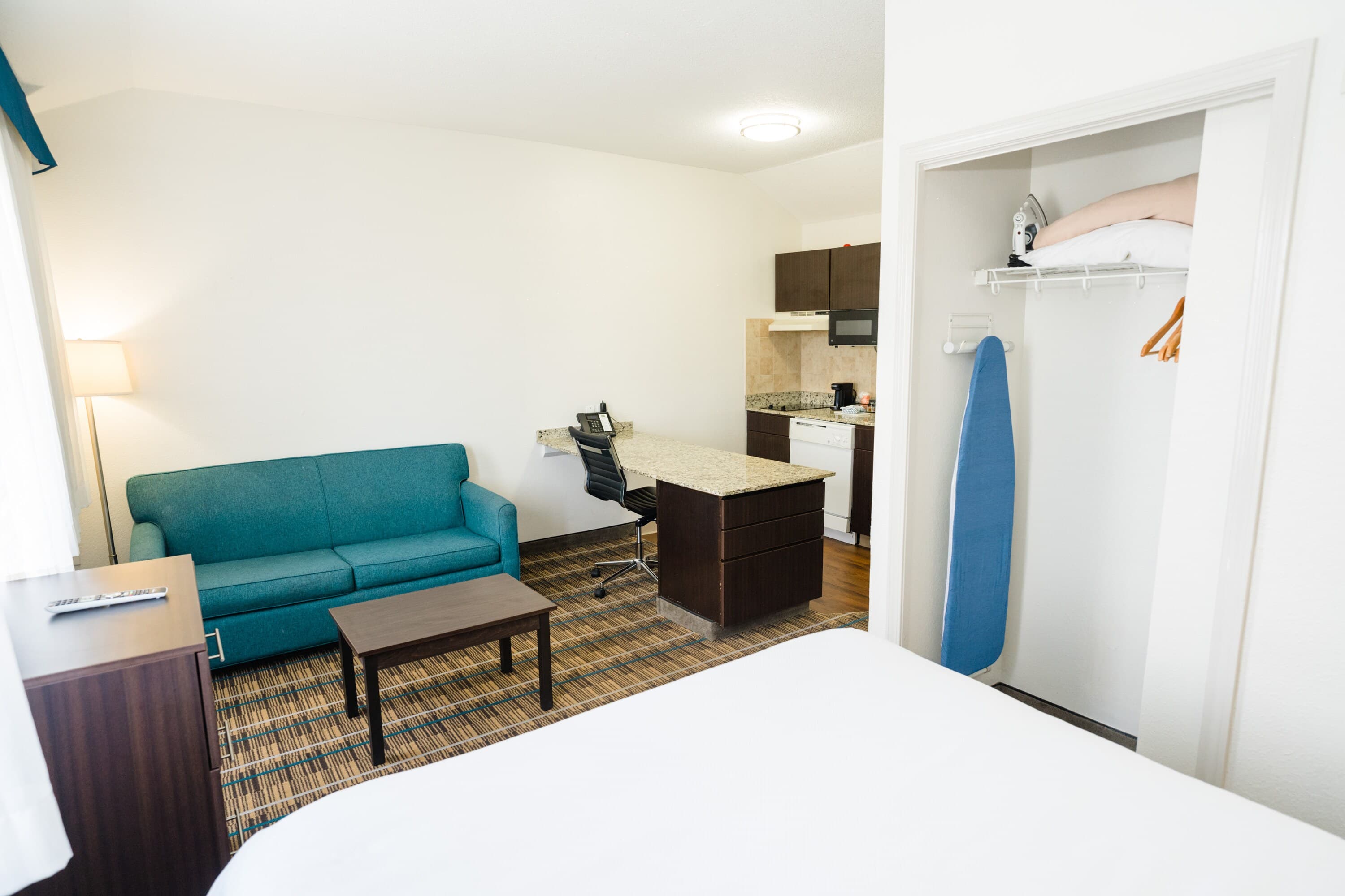 MainStay Suites Knoxville Airport - Image 1