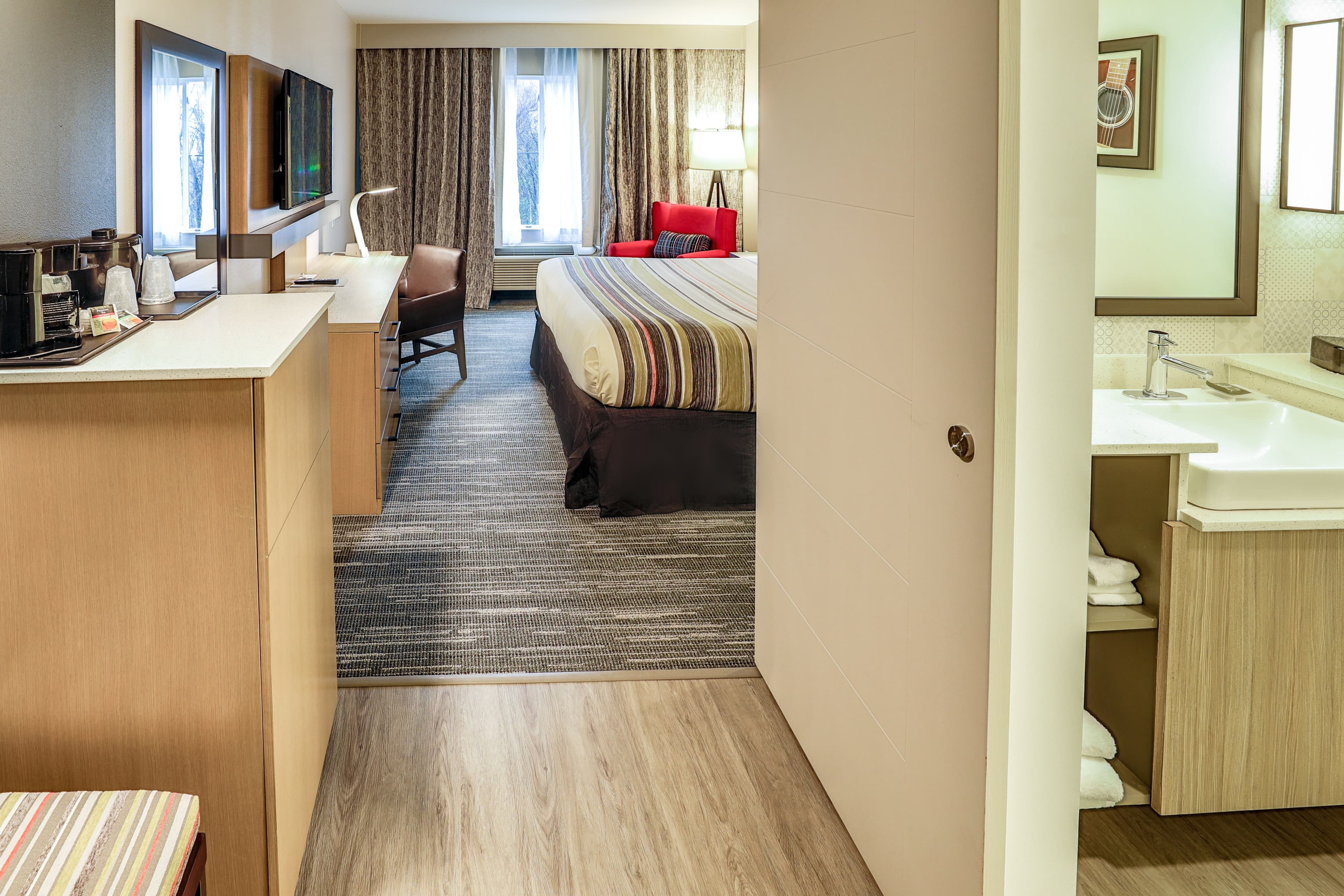 Country Inn & Suites by Radisson Nashville Airport TN - Image 5