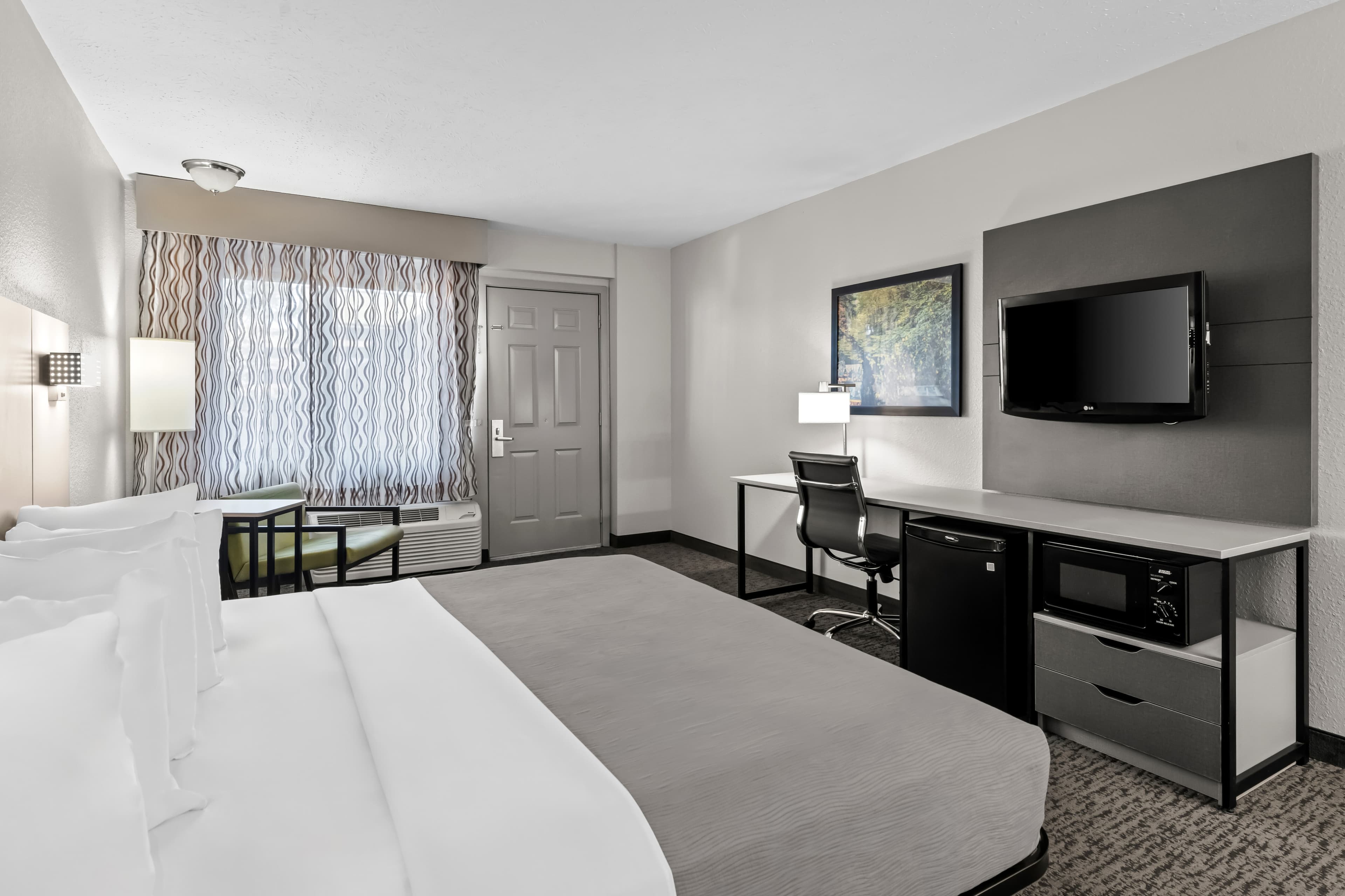 Quality Inn & Suites at Dollywood Lane - Image 3