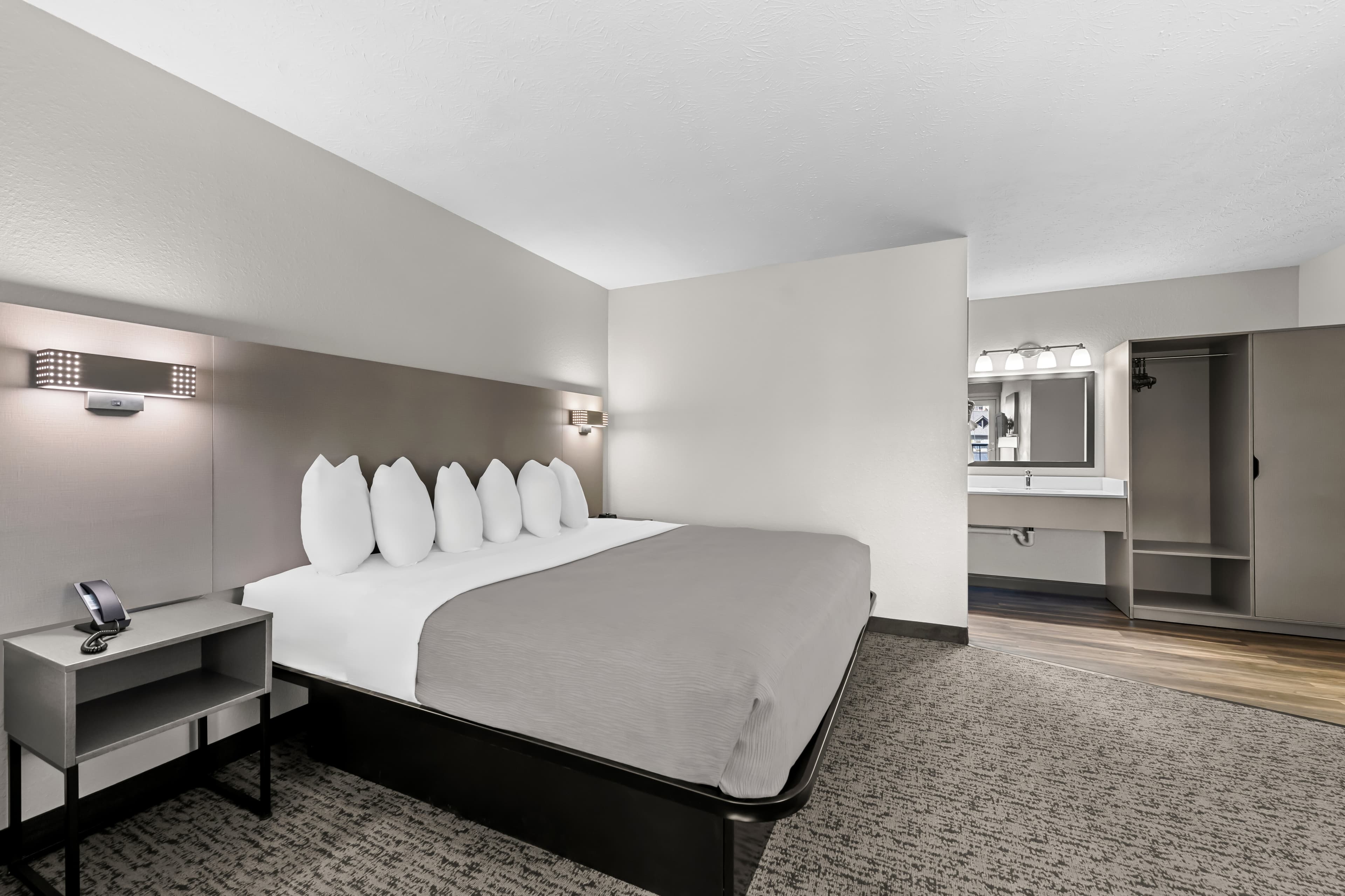 Quality Inn & Suites at Dollywood Lane — 14