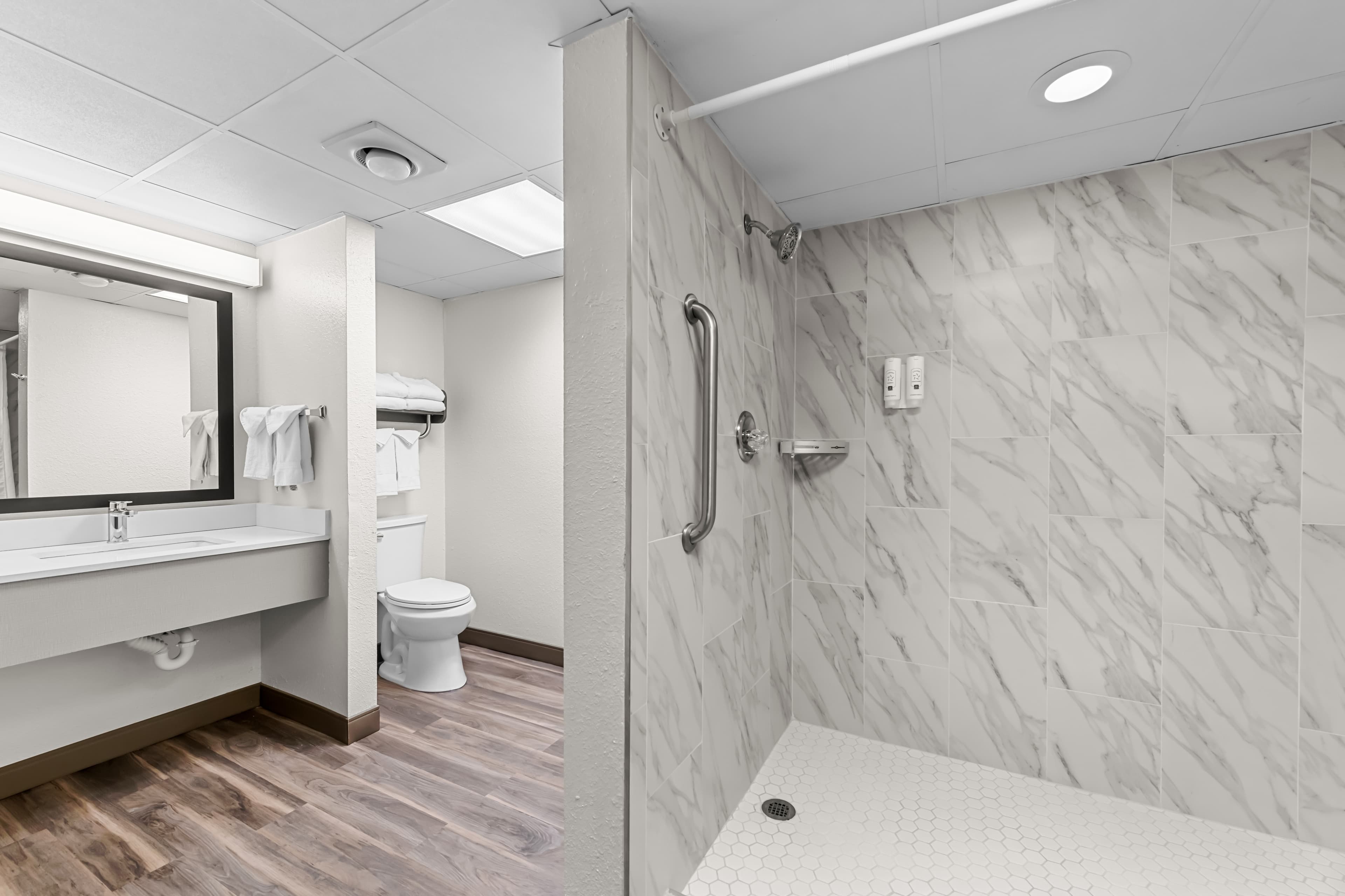 Quality Inn & Suites at Dollywood Lane — 9