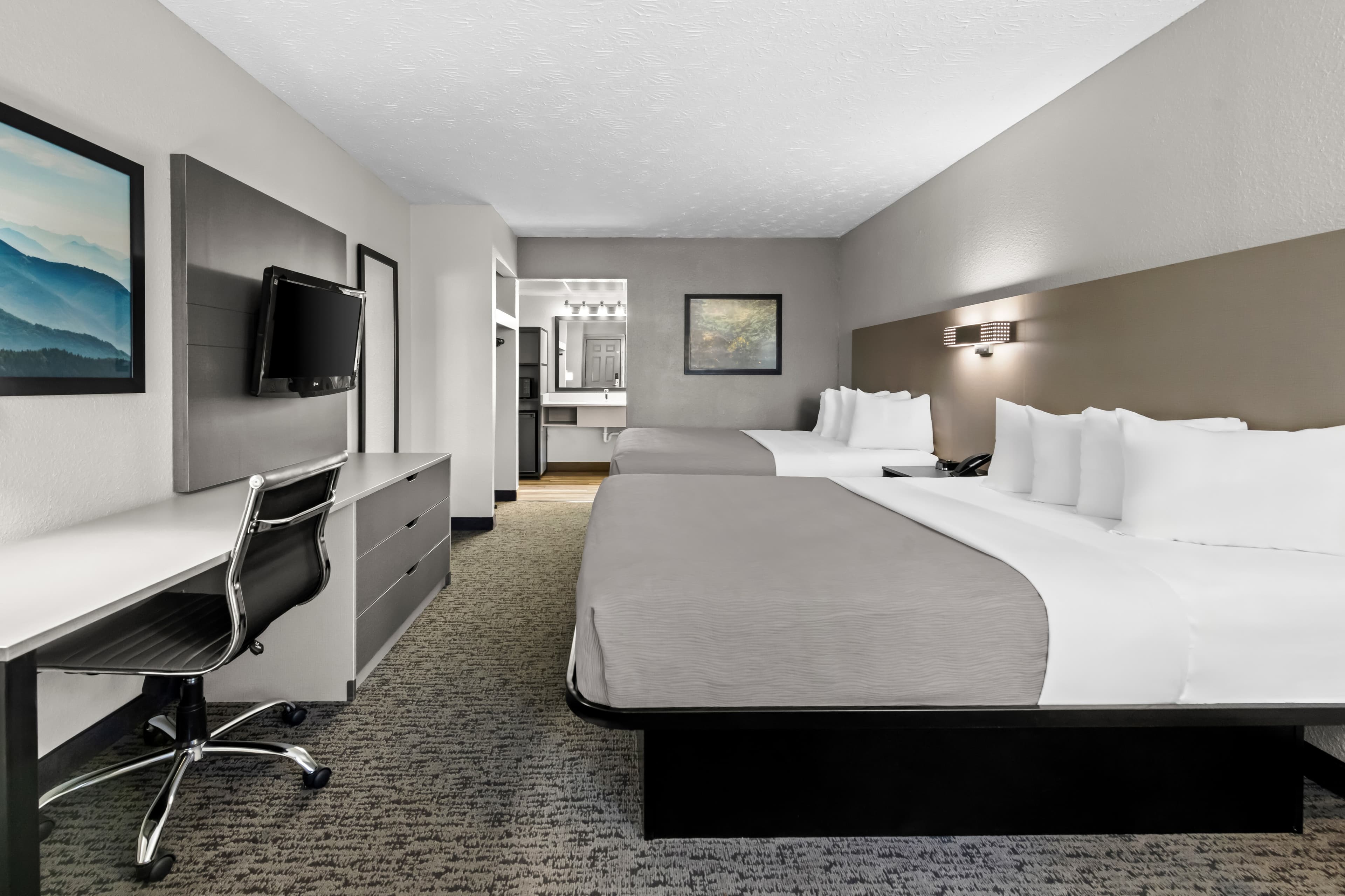 Quality Inn & Suites at Dollywood Lane — 25