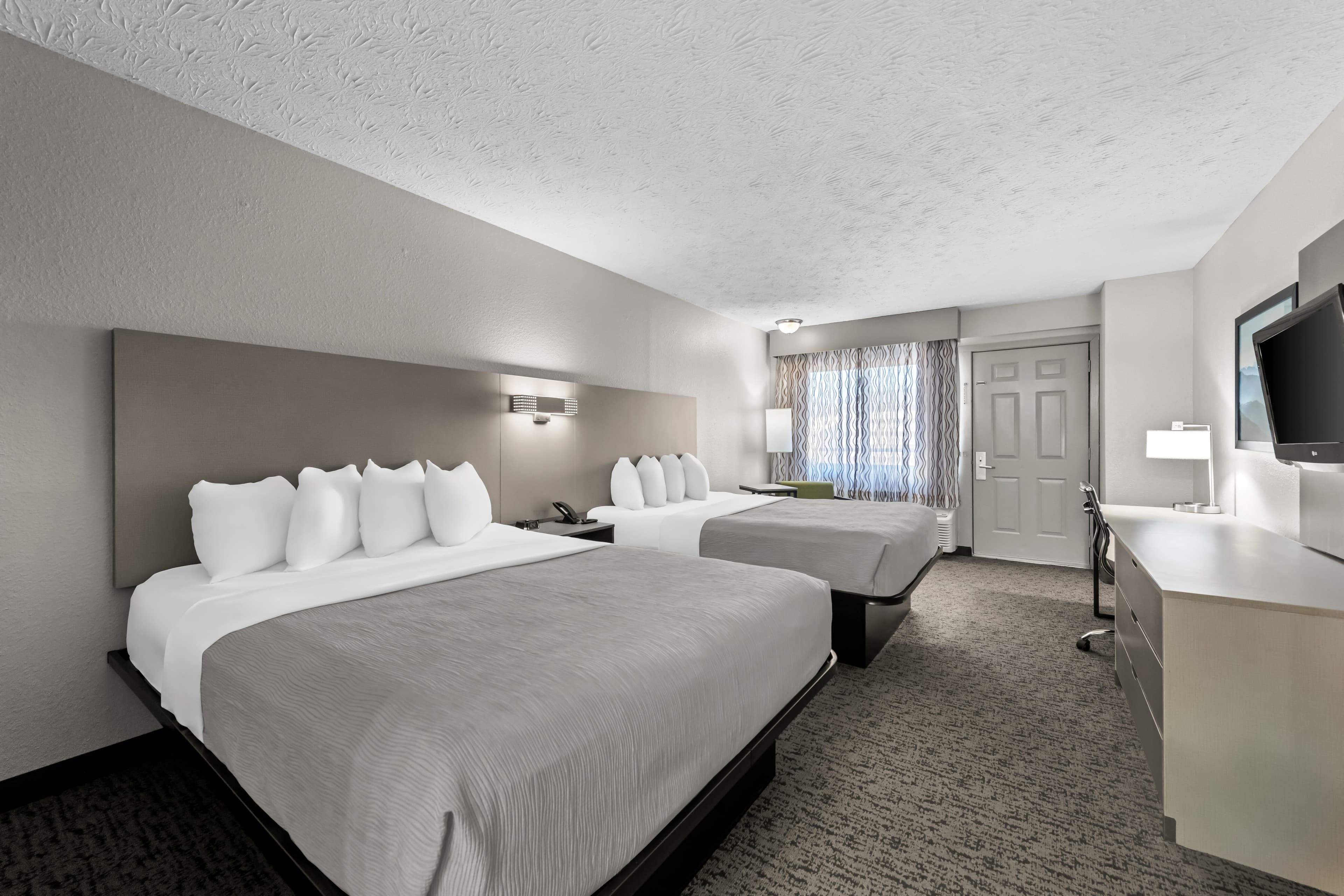Quality Inn & Suites at Dollywood Lane — 27