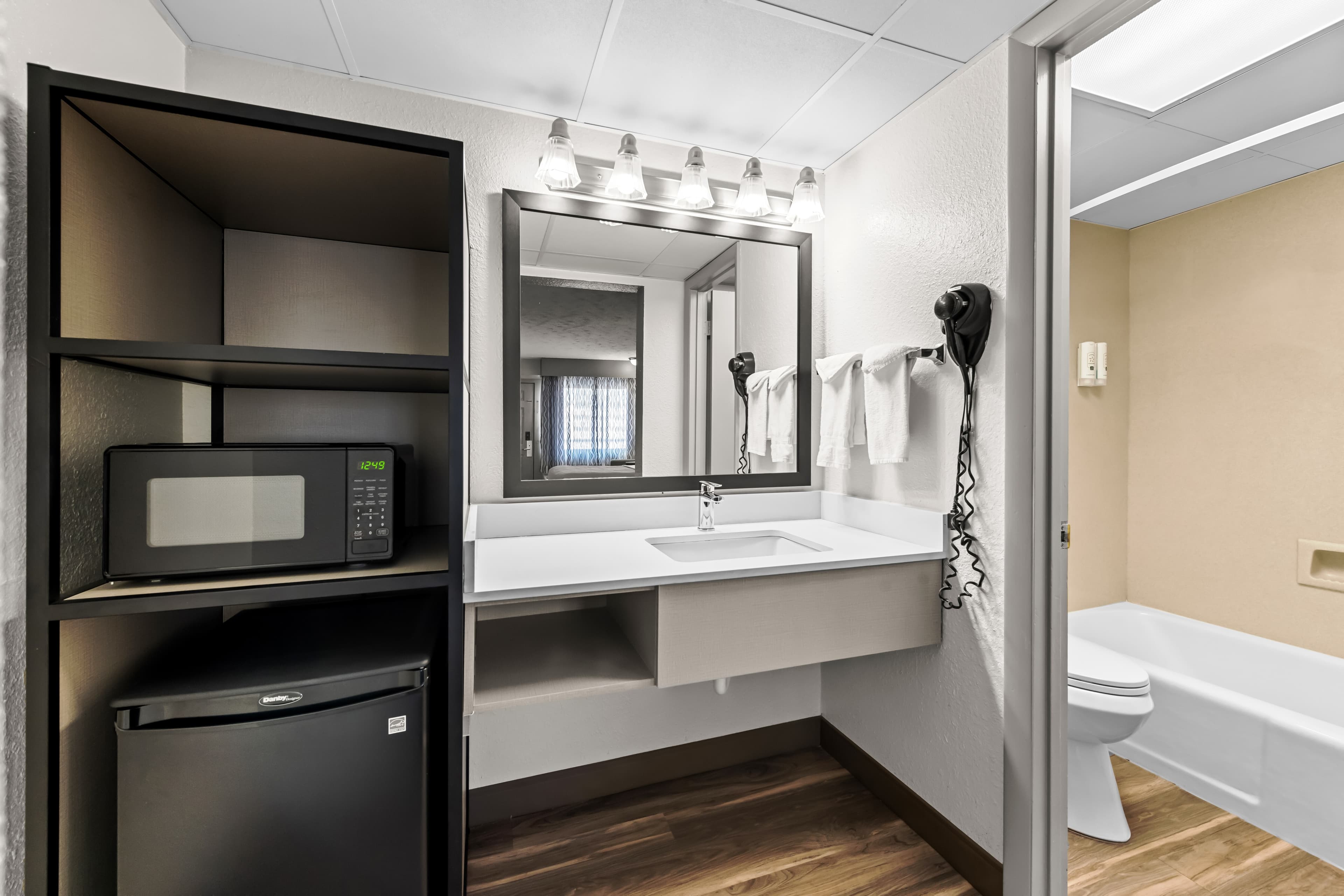 Quality Inn & Suites at Dollywood Lane — 28