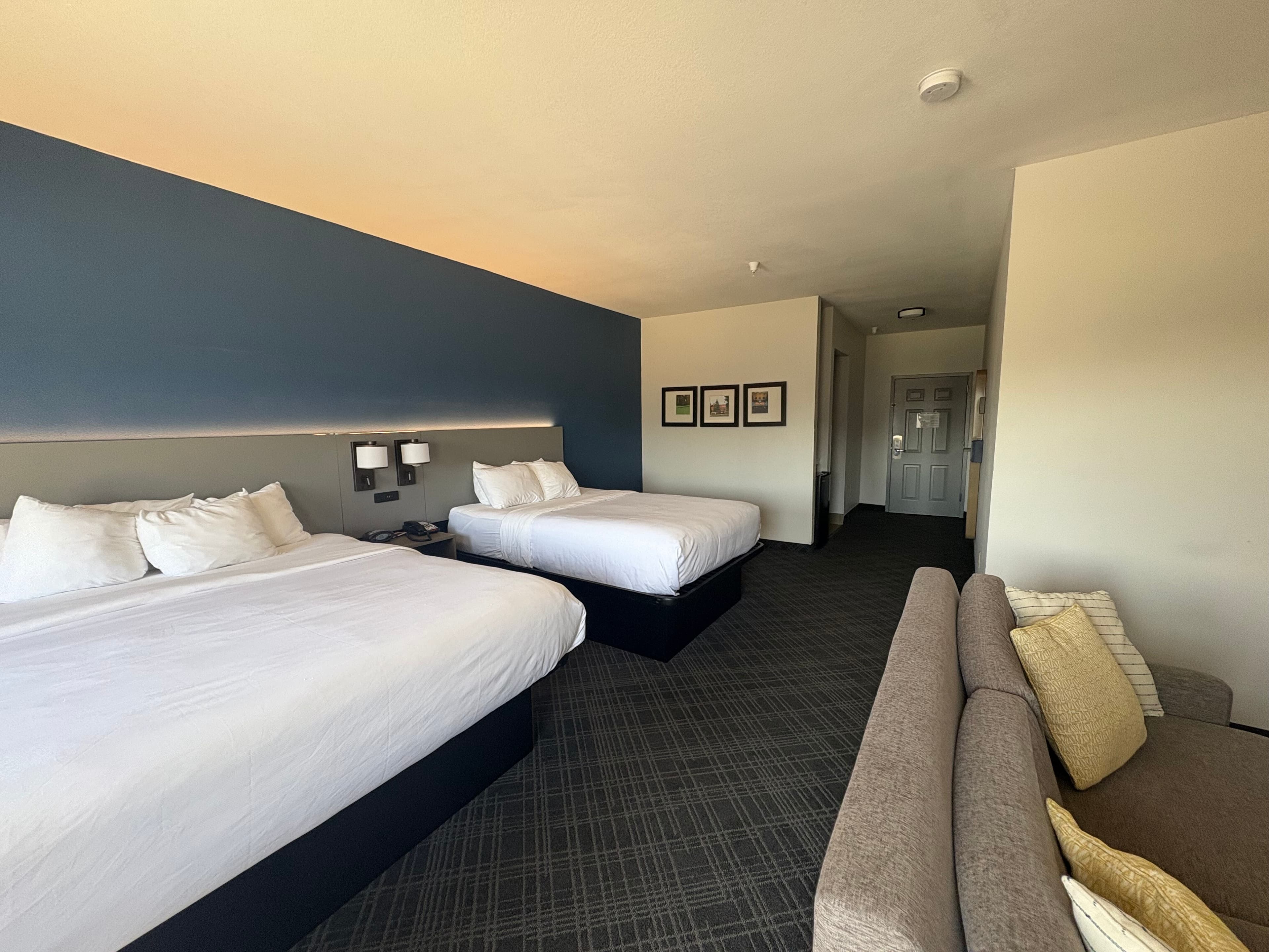 Comfort Suites Crossville — 8