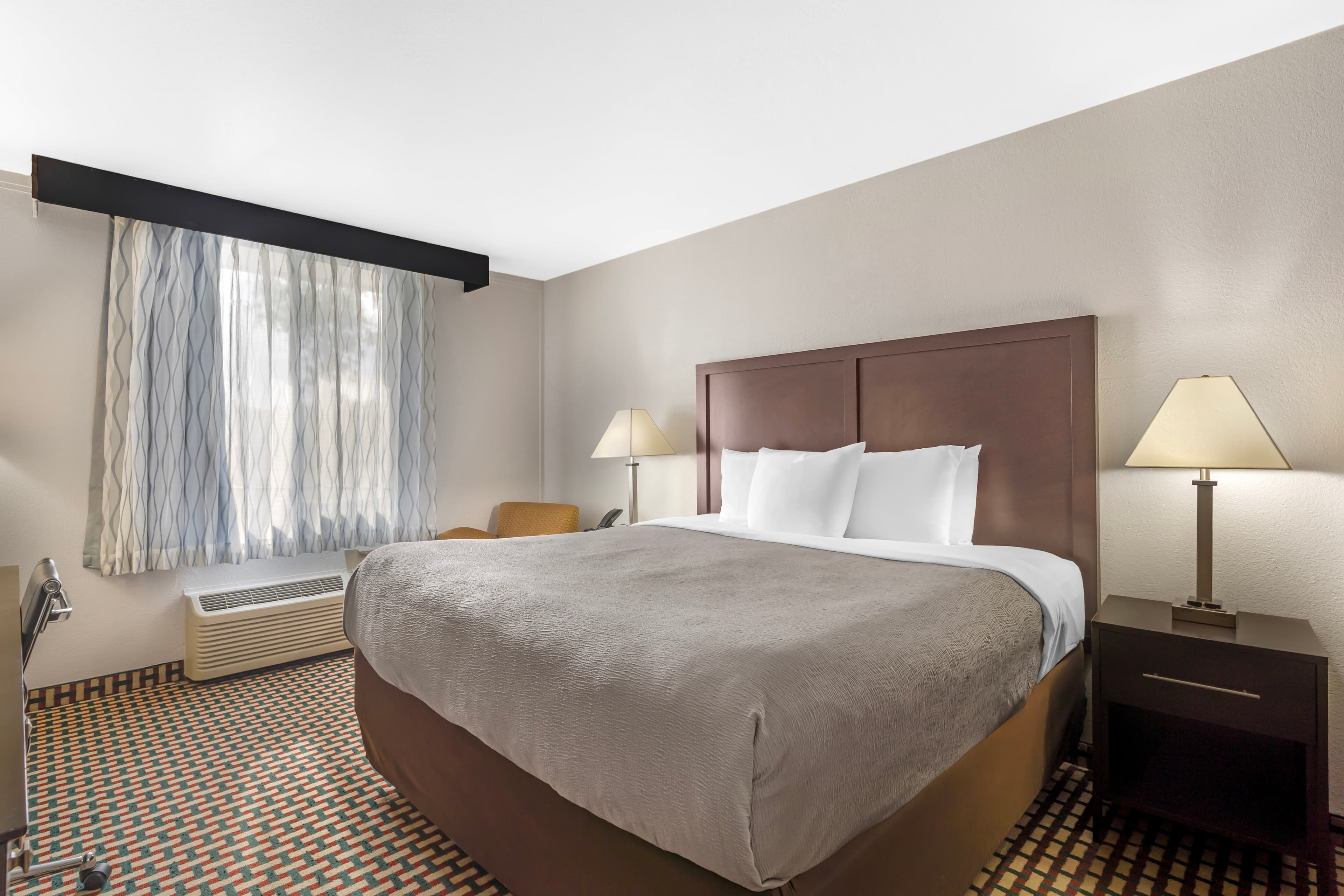 Quality Inn & Suites Chattanooga-East Ridge - Image 2
