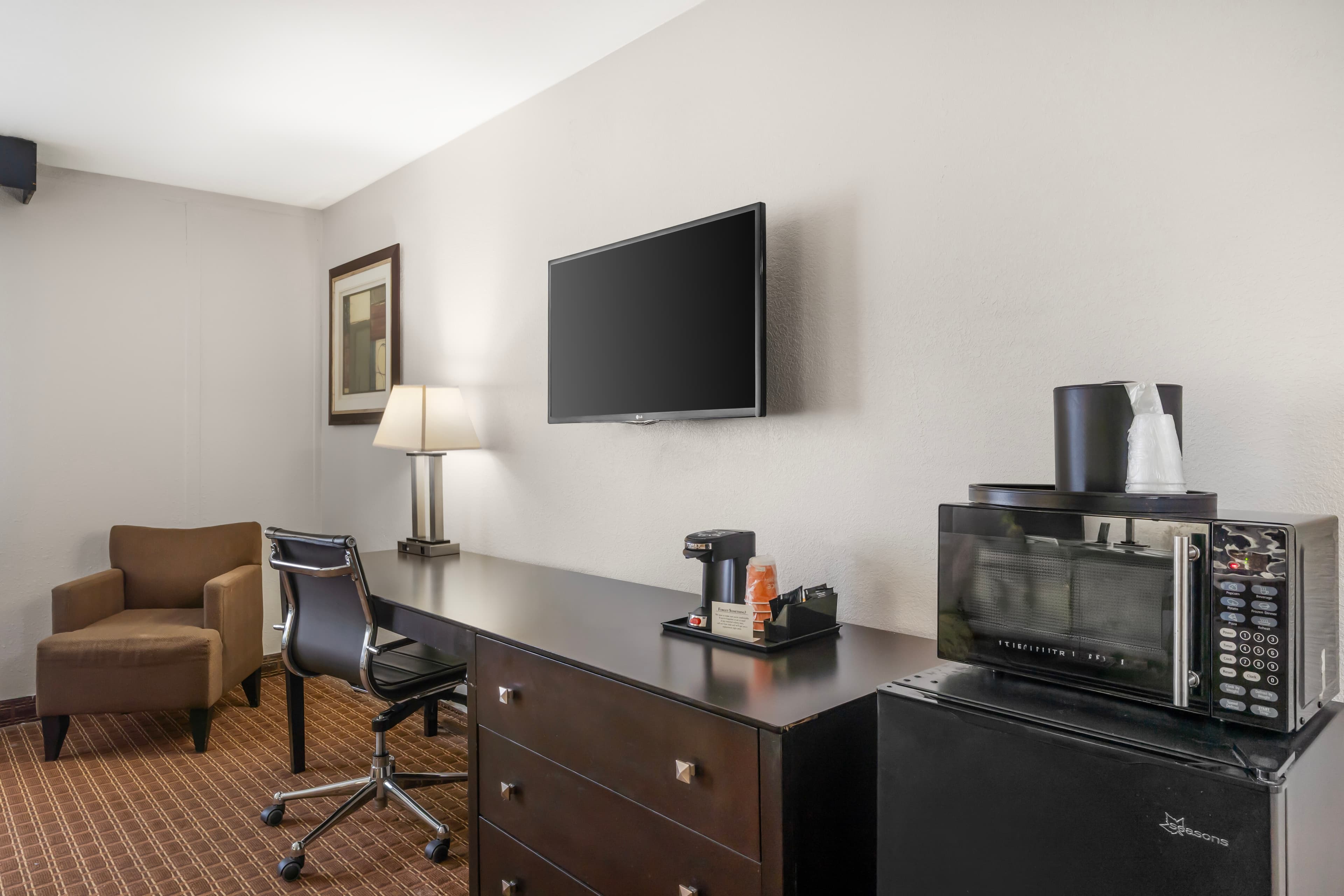 Quality Inn & Suites Chattanooga-East Ridge - Image 4