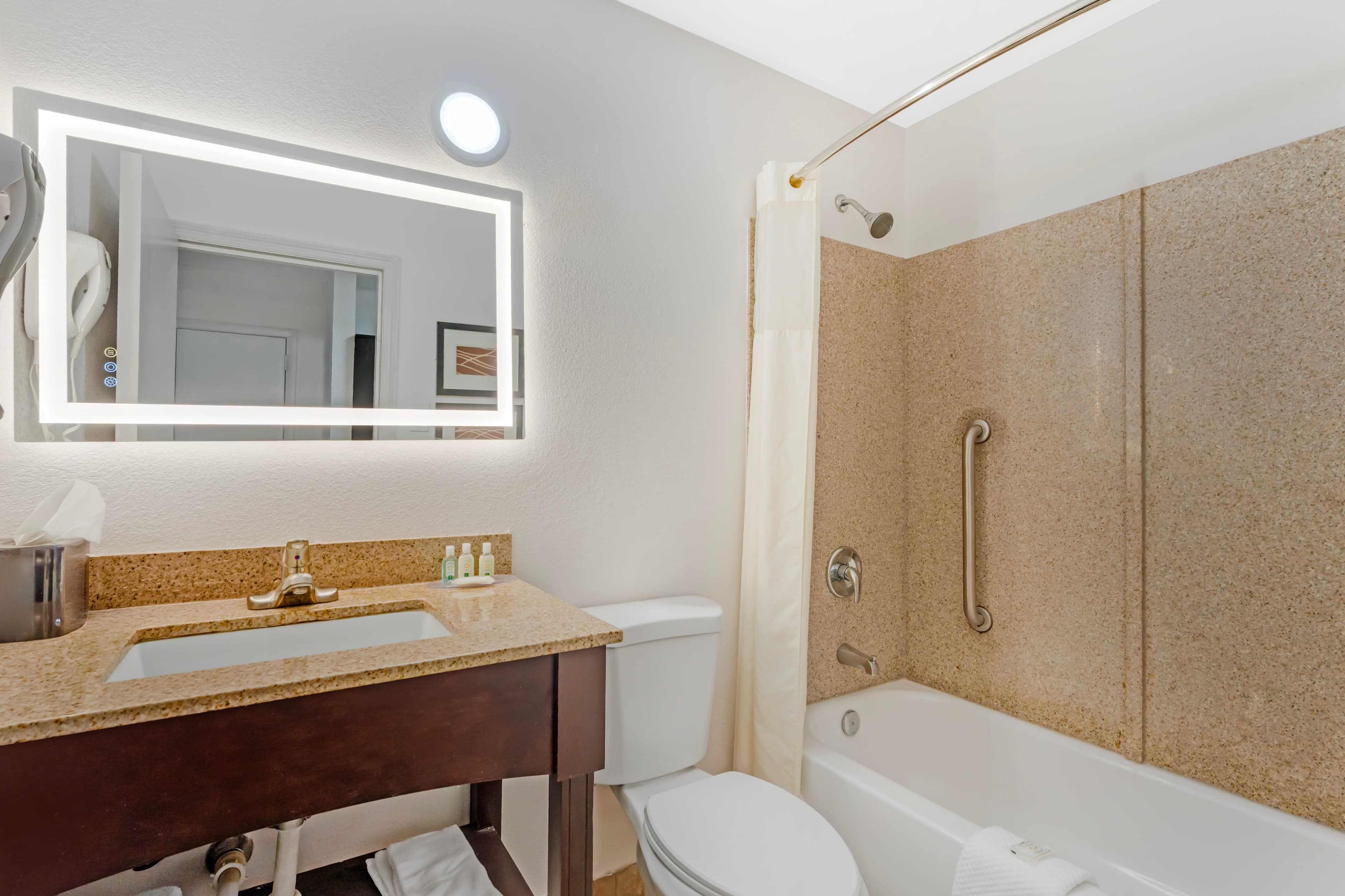 Quality Inn & Suites Chattanooga-East Ridge — 17