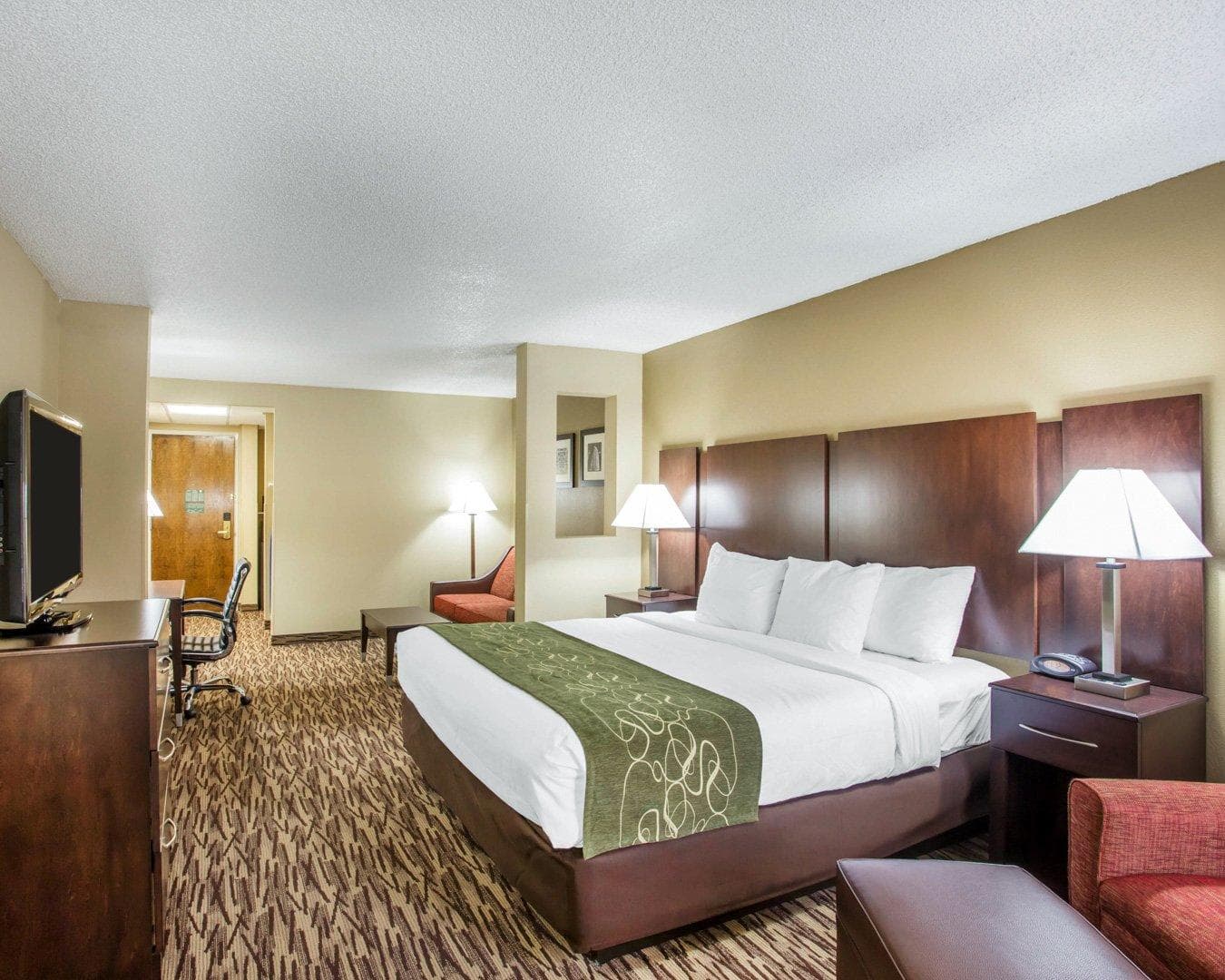 Comfort Suites Lebanon - Image 1