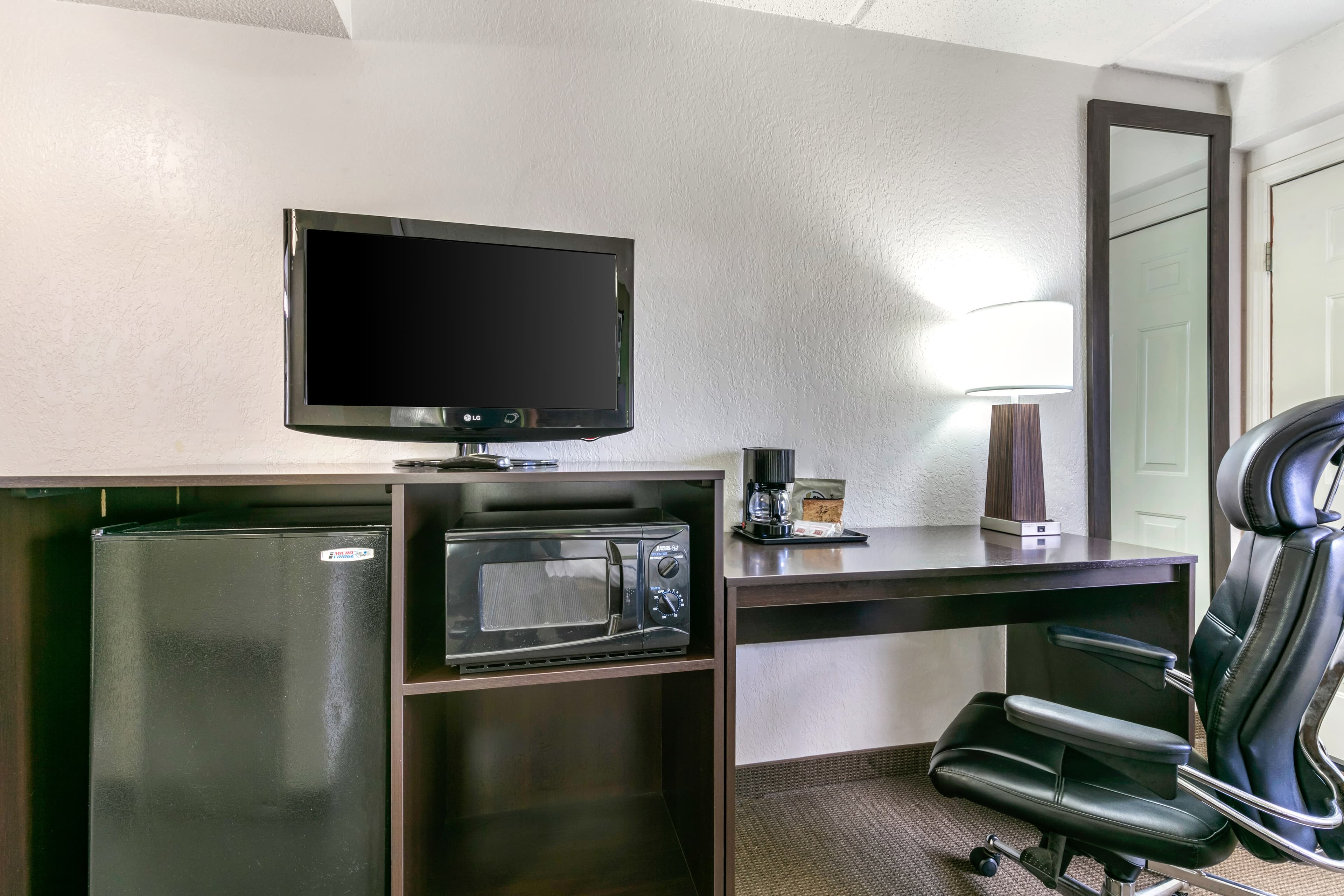 Sleep Inn & Suites near Sports World Blvd. — 24