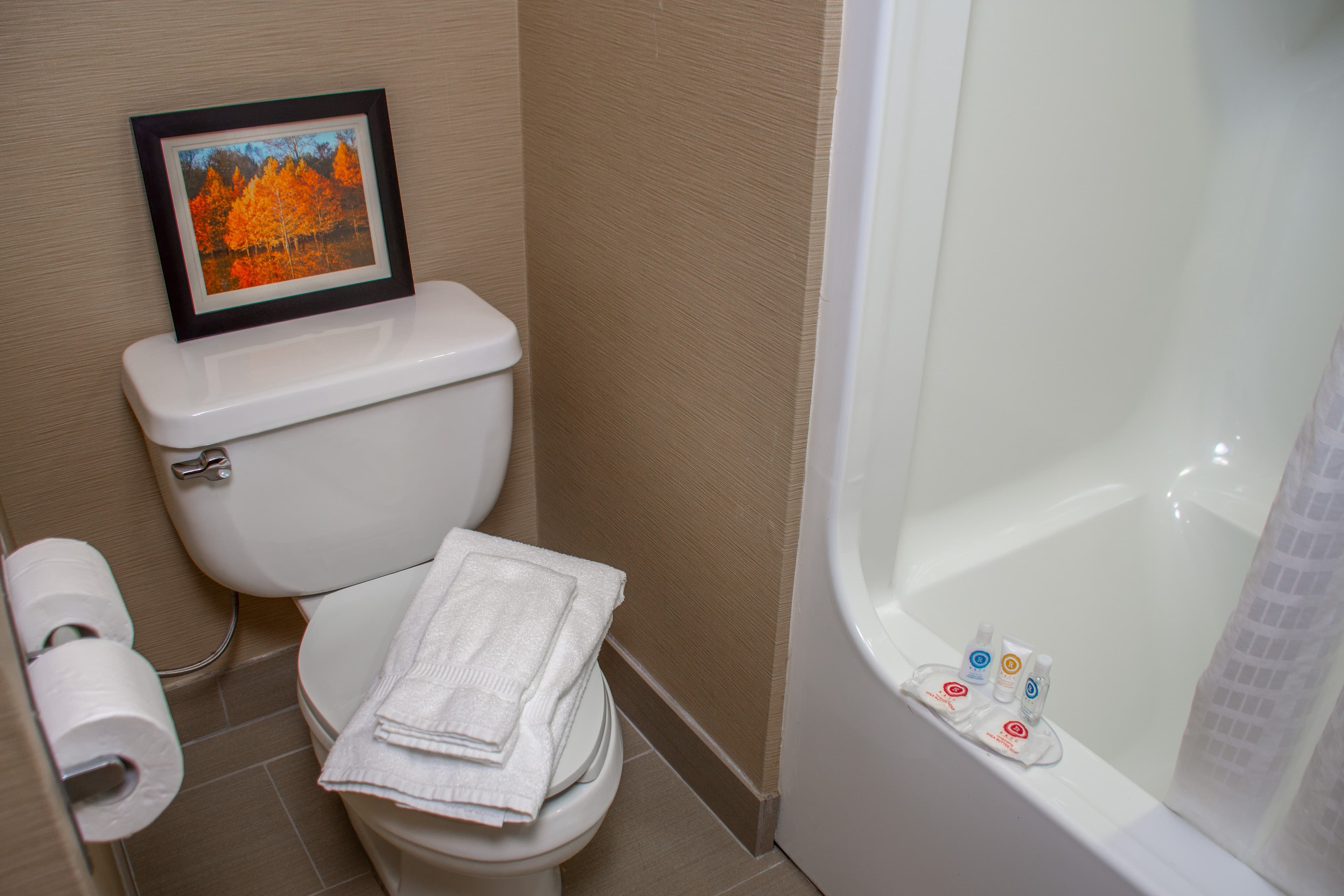 Comfort Inn Dickson — 9